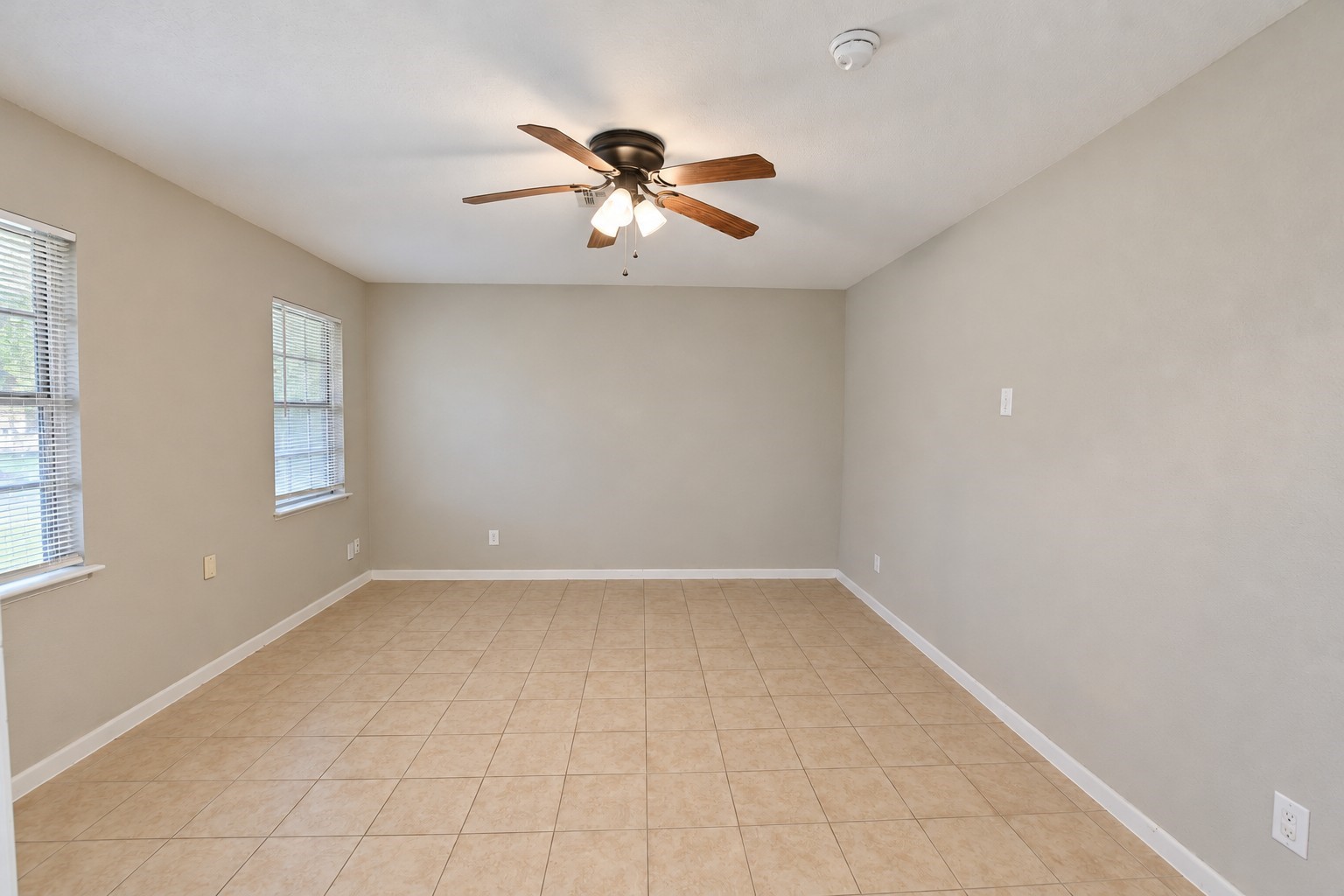 102 S Noble Road, Texas City, TX 77591