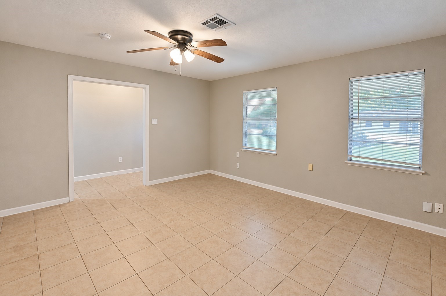 102 S Noble Road, Texas City, TX 77591
