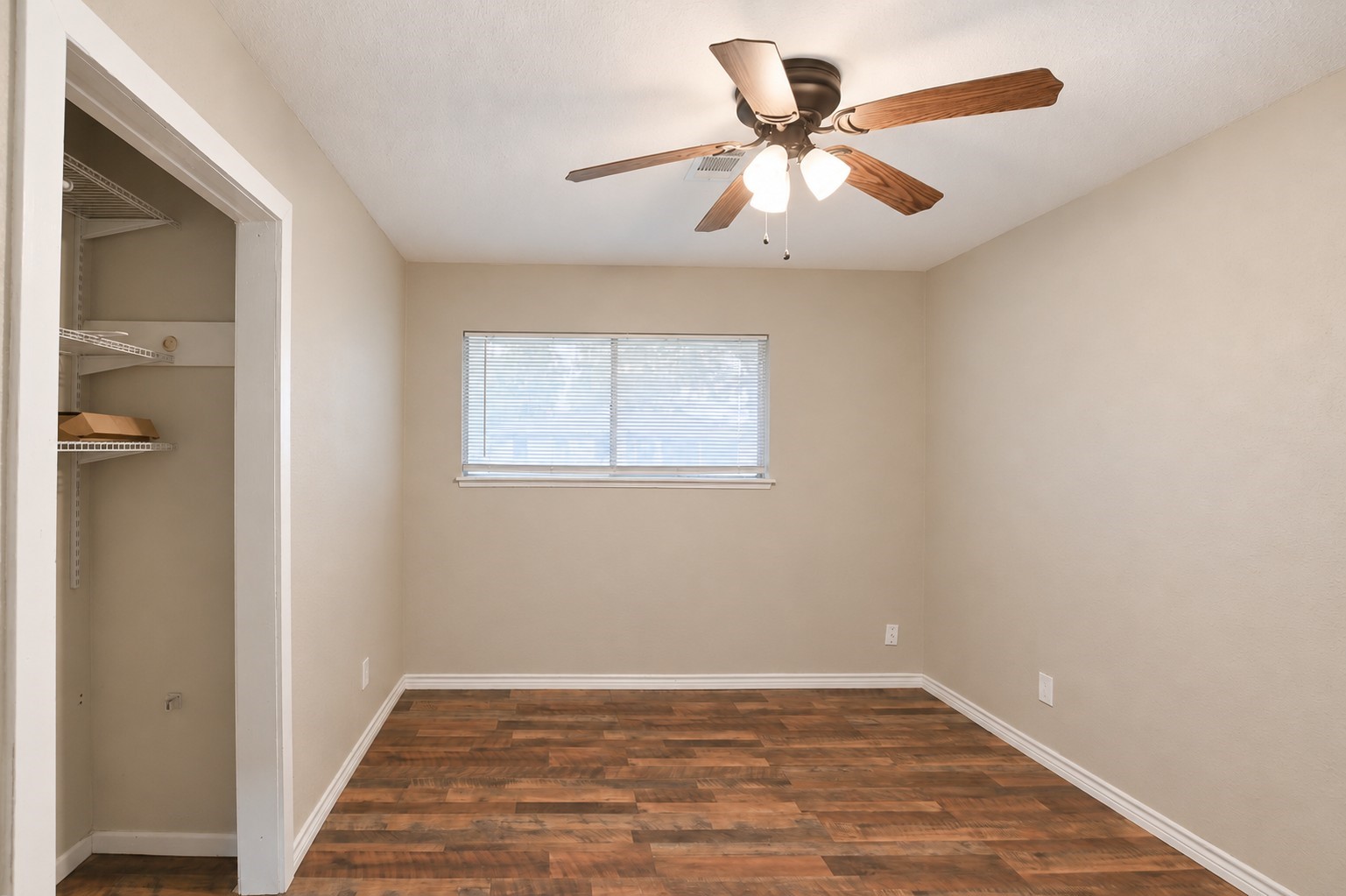 102 S Noble Road, Texas City, TX 77591