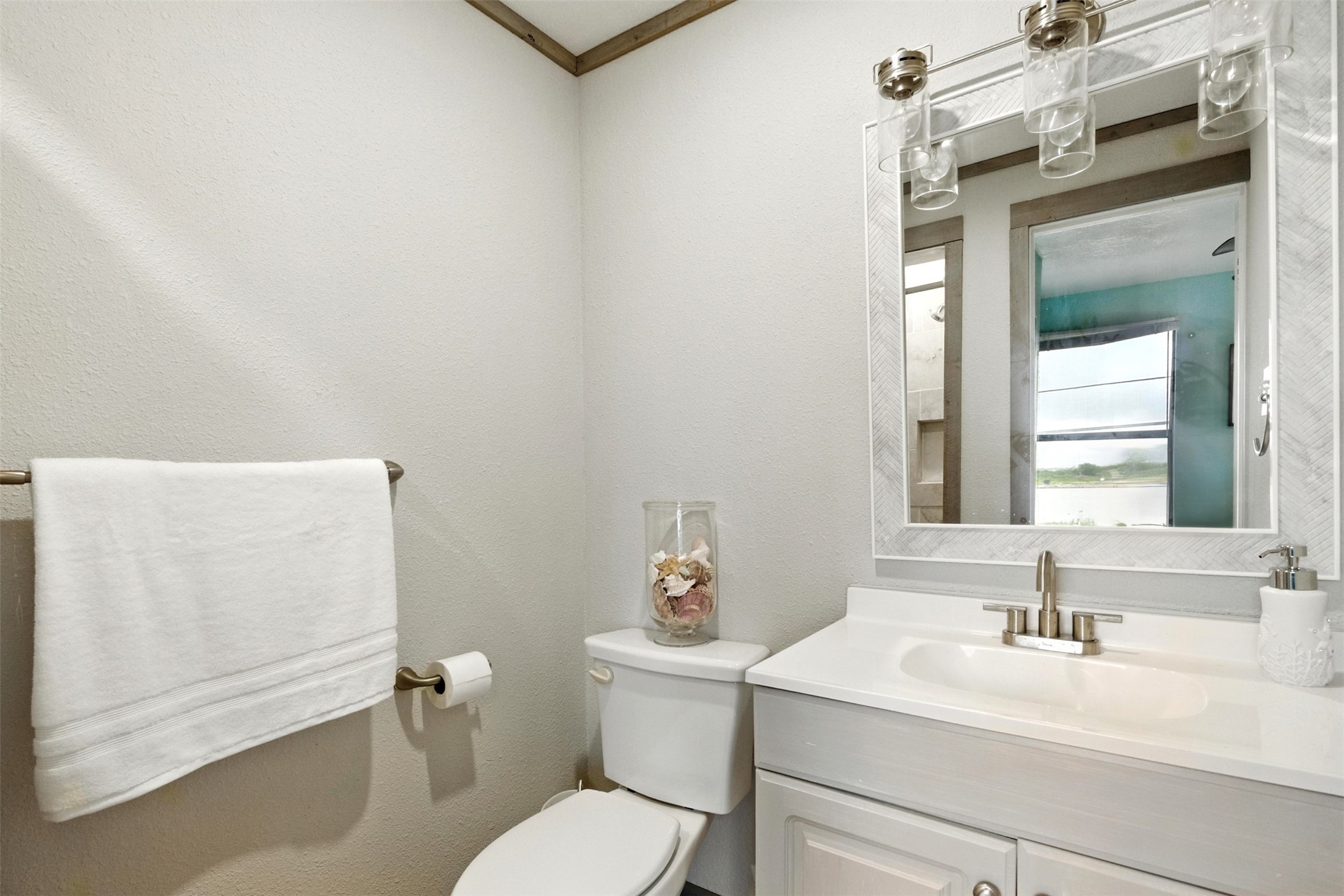 secondary bathroom with shower