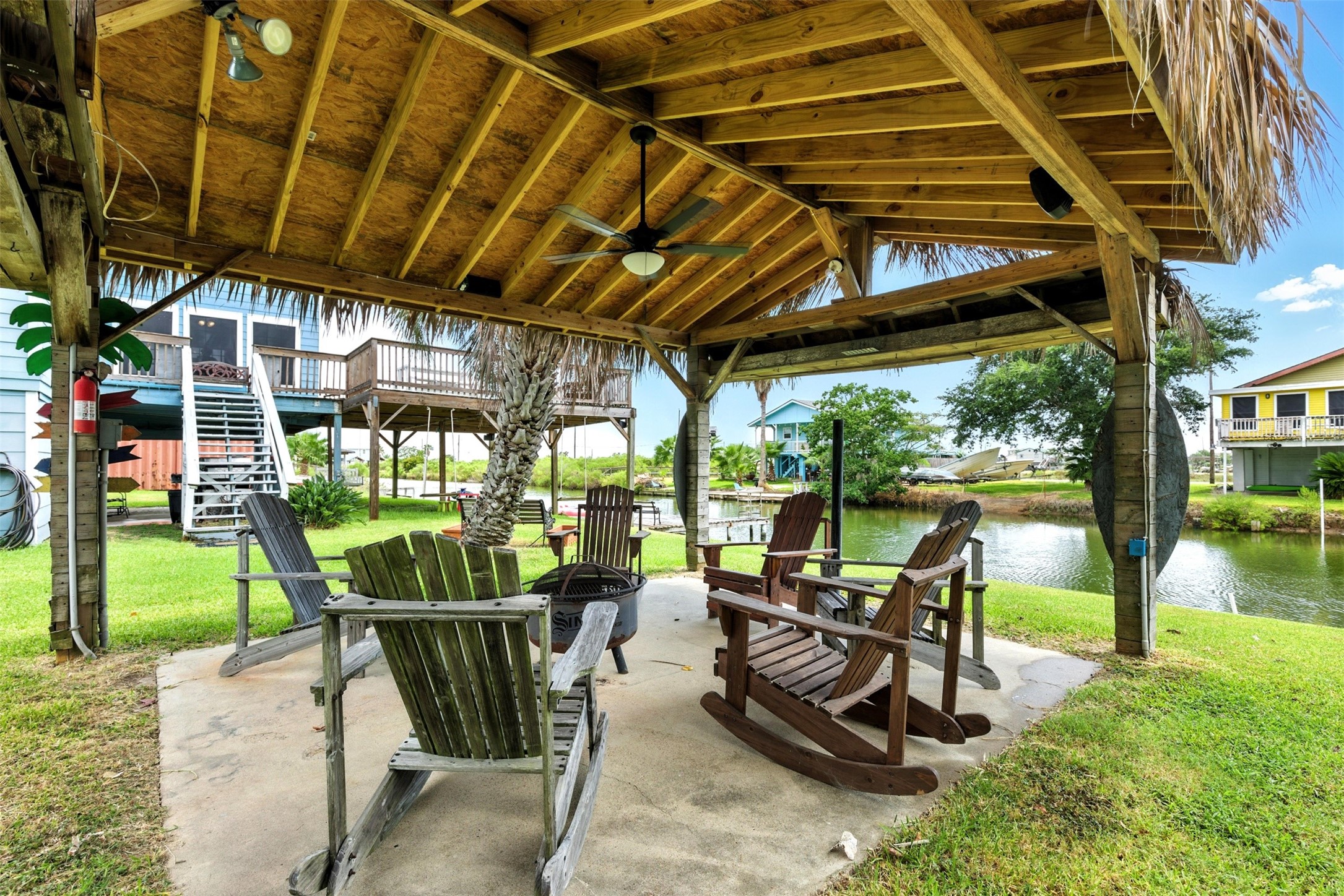 another view of palapa
