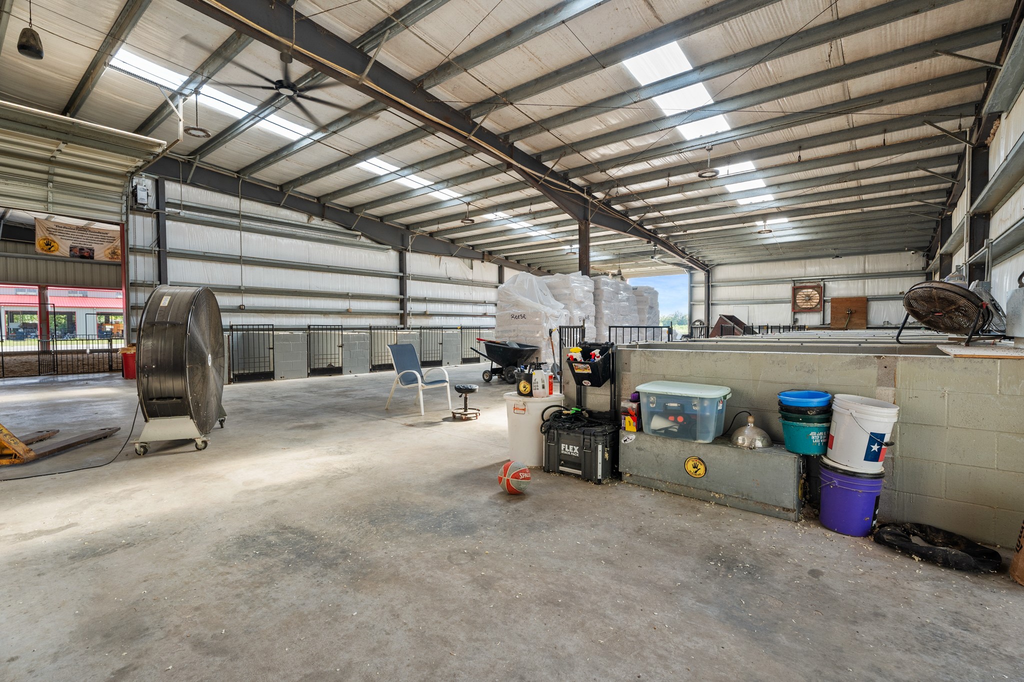 2576 County Road 144, Alvin, TX 77511