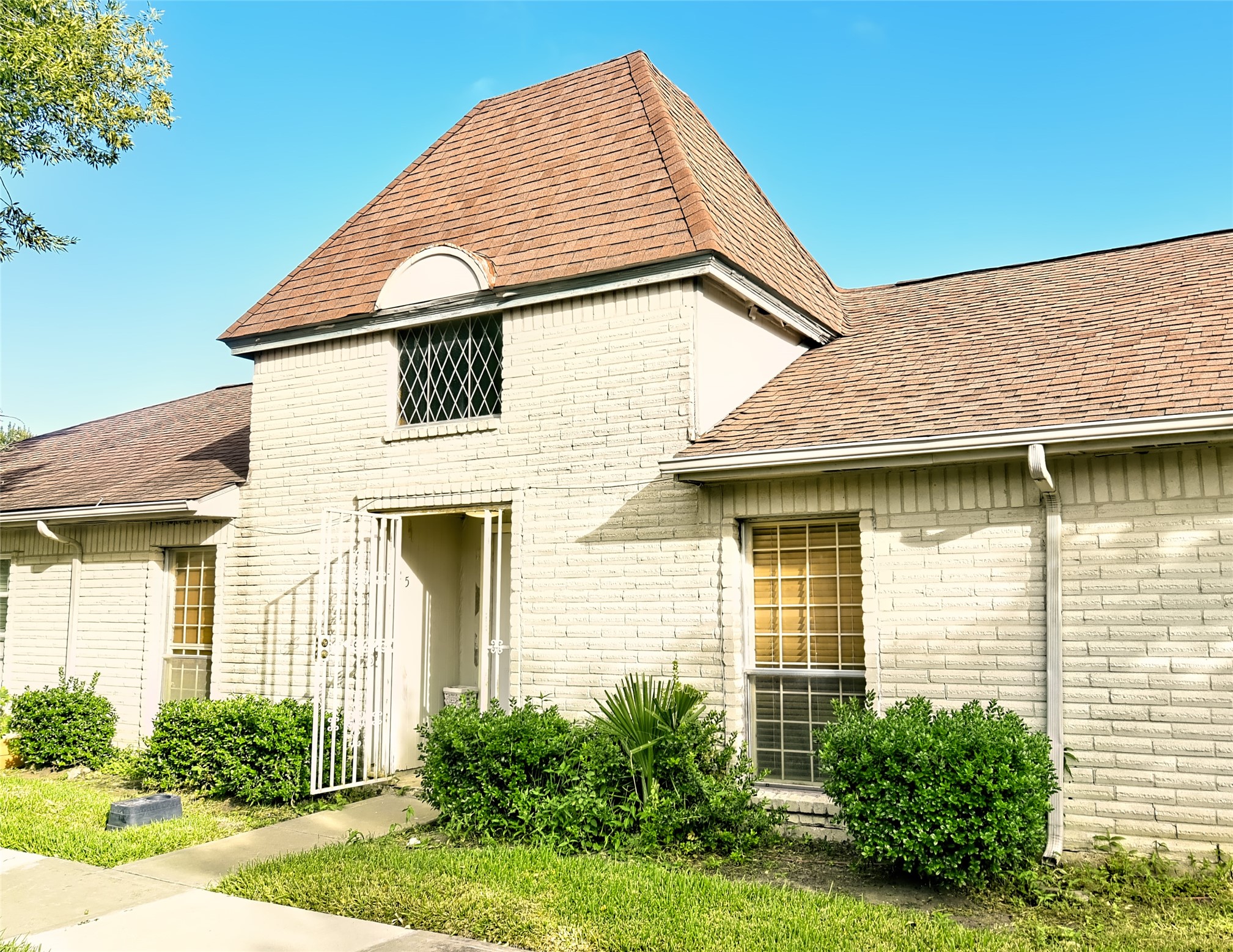 7325 Cook Road, Houston, TX 77072 7325 Cook Road, Houston, TX 77072