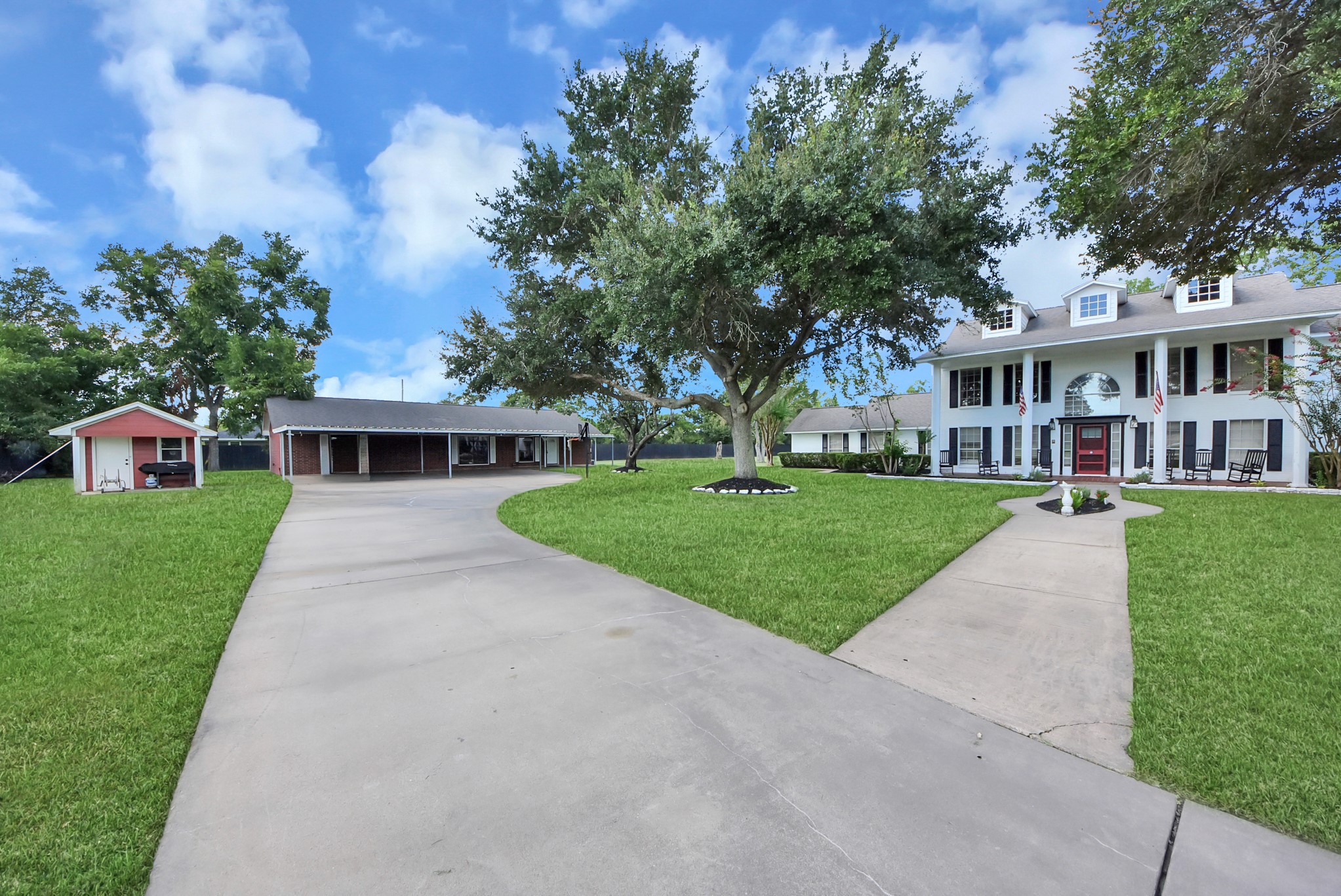 With a guest home that provides extra room! With a guest home that provides extra room!