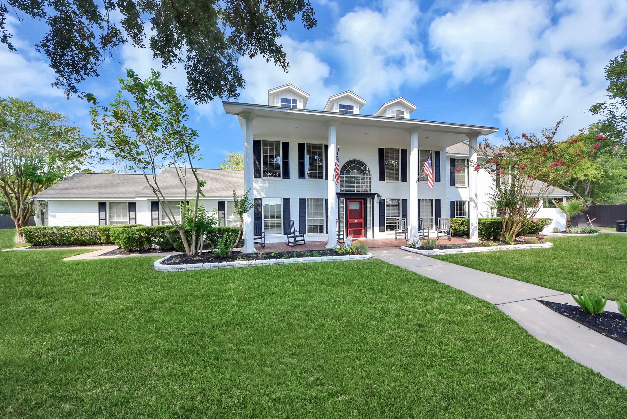 A colonial style home that makes everyone turn and look with absolutely stunning white brick! A colonial style home that makes everyone turn and look with absolutely stunning white brick!