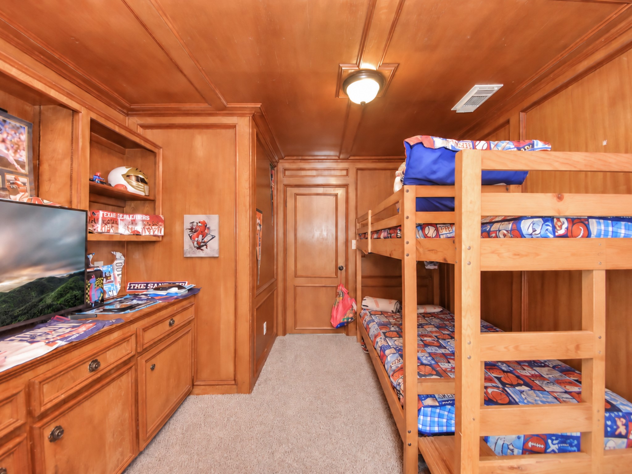 Guest house office/study room