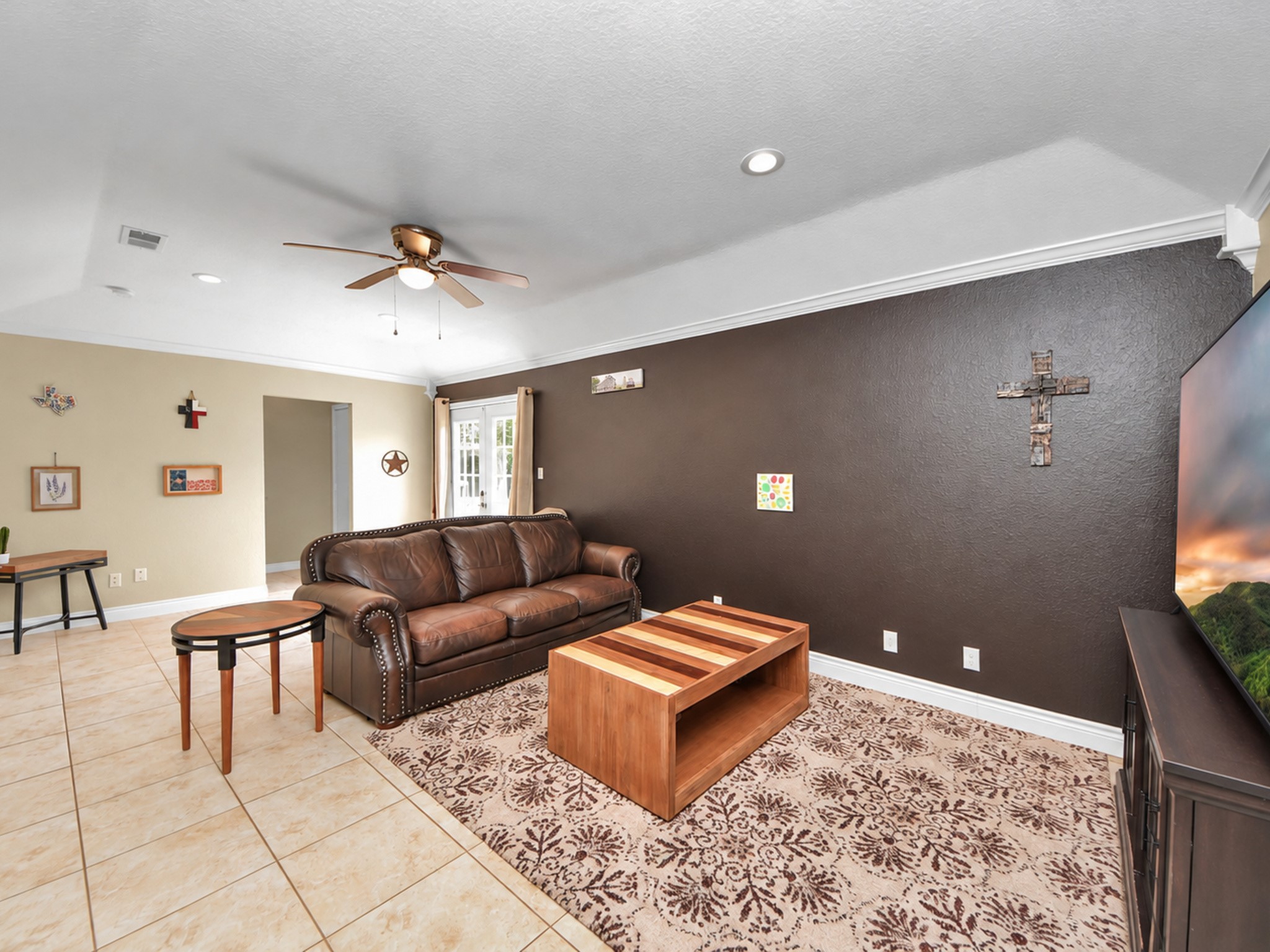 Guest house living area great for rentals or family staying during special times!