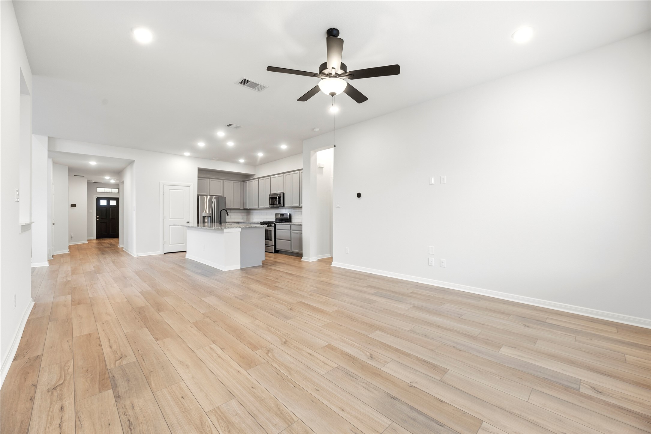 1253 Wandering Brook Street, Magnolia, TX 77354