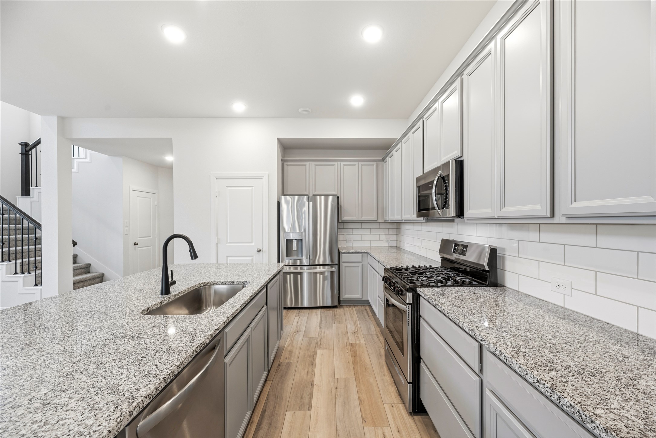 1253 Wandering Brook Street, Magnolia, TX 77354
