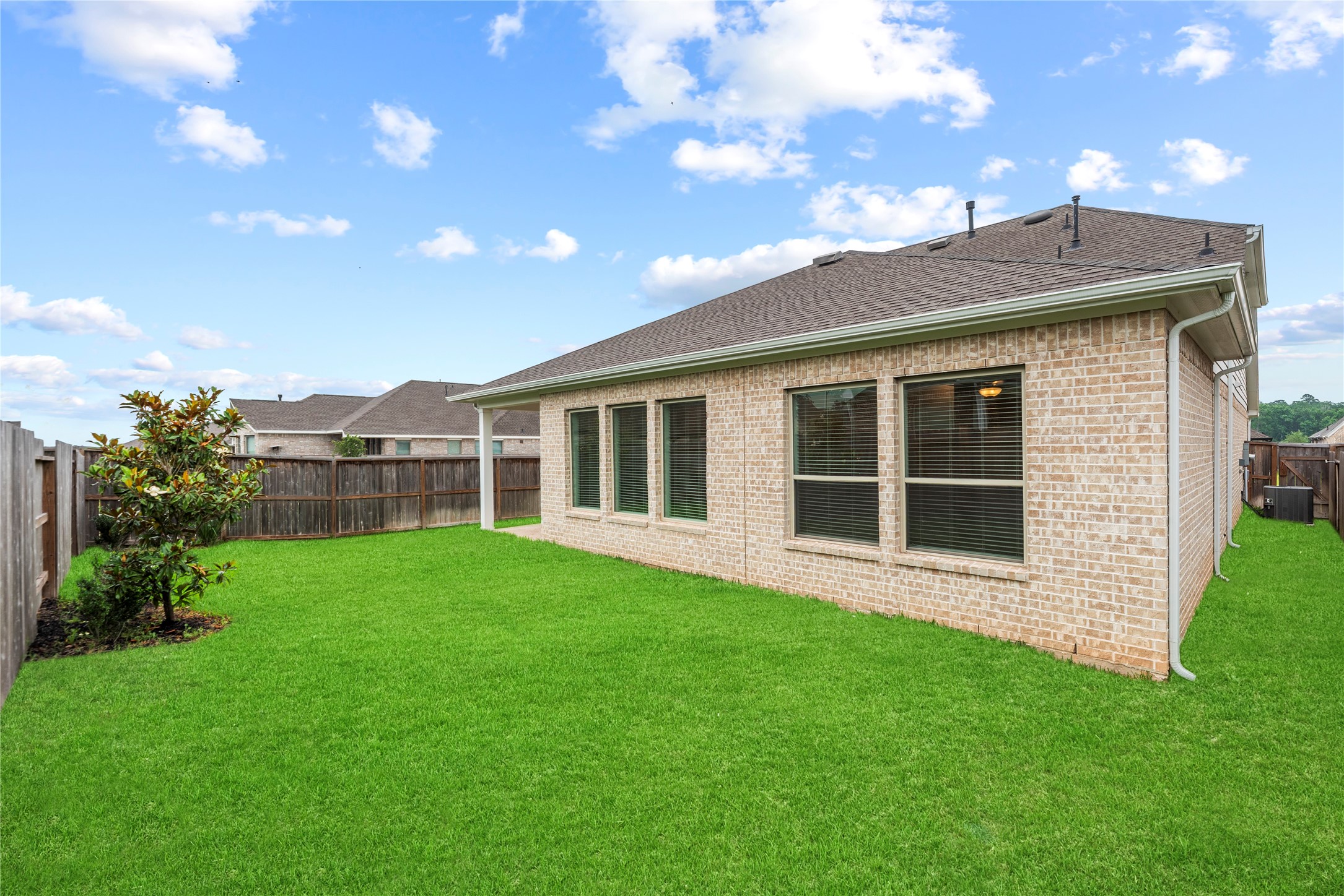 1253 Wandering Brook Street, Magnolia, TX 77354