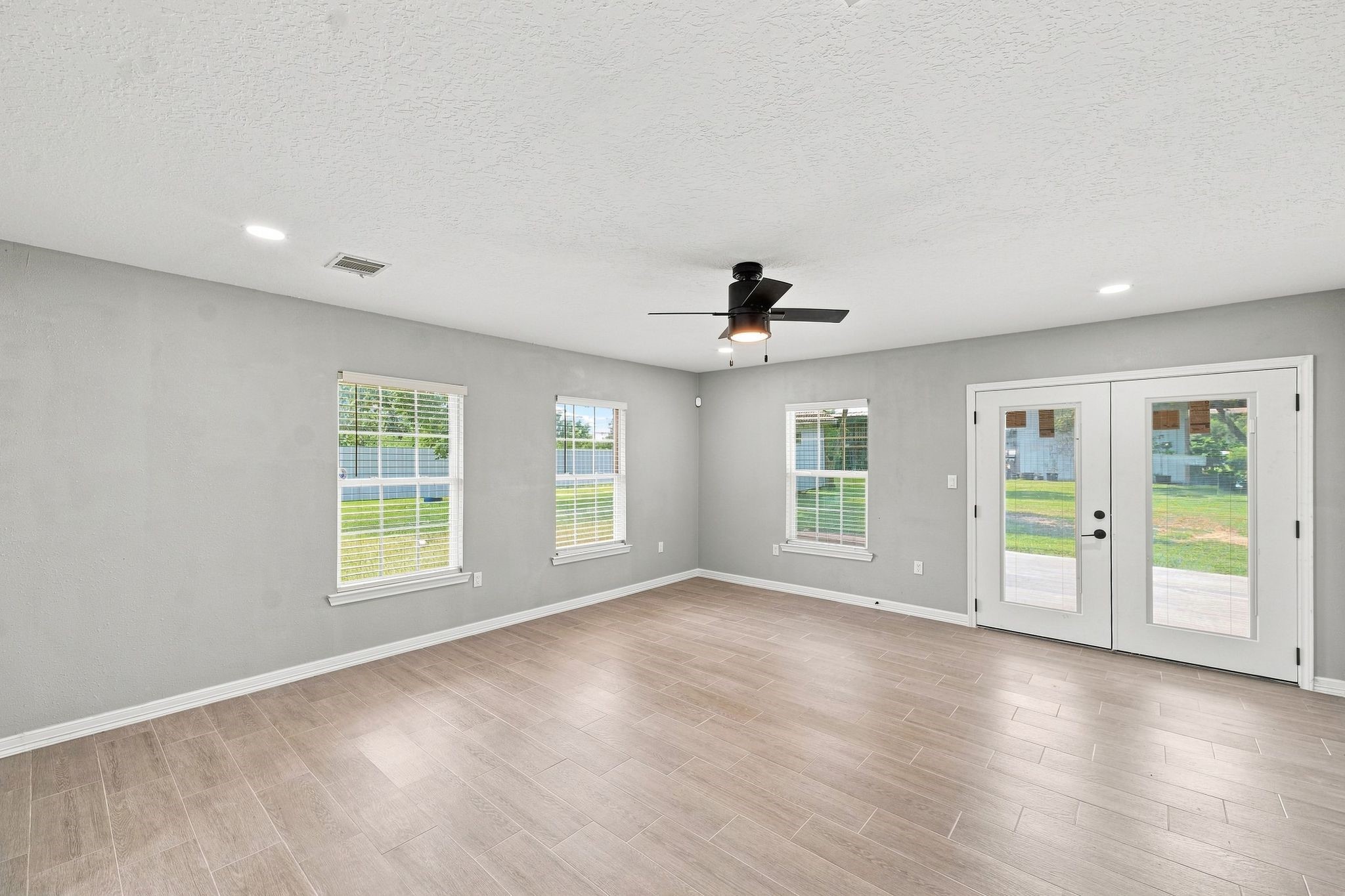 5930 County Road 396, Alvin, TX 77511