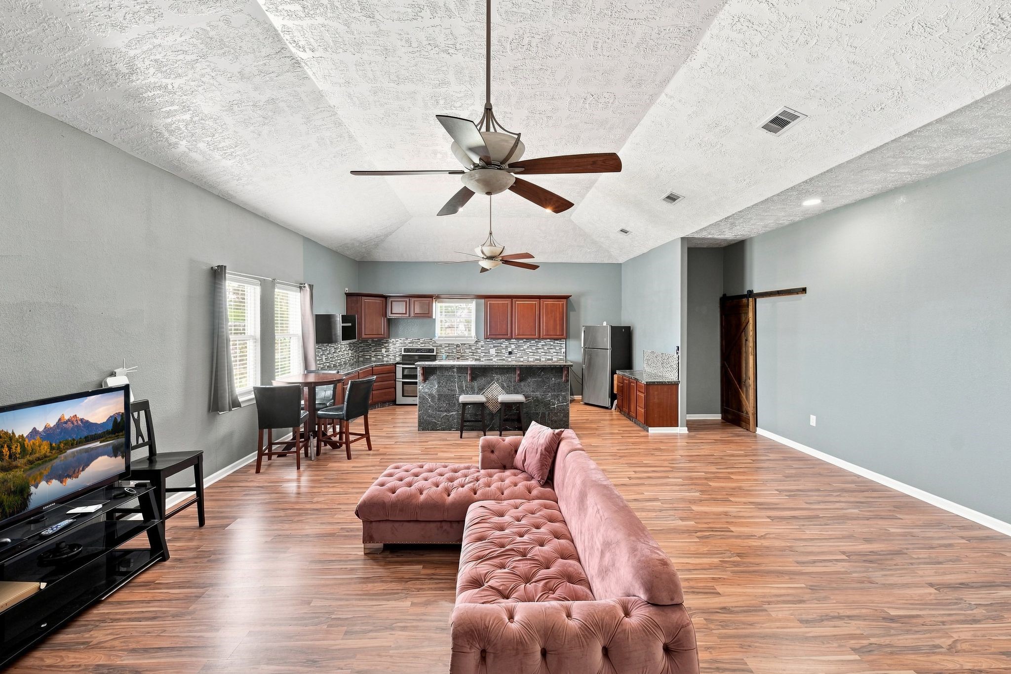 5930 County Road 396, Alvin, TX 77511