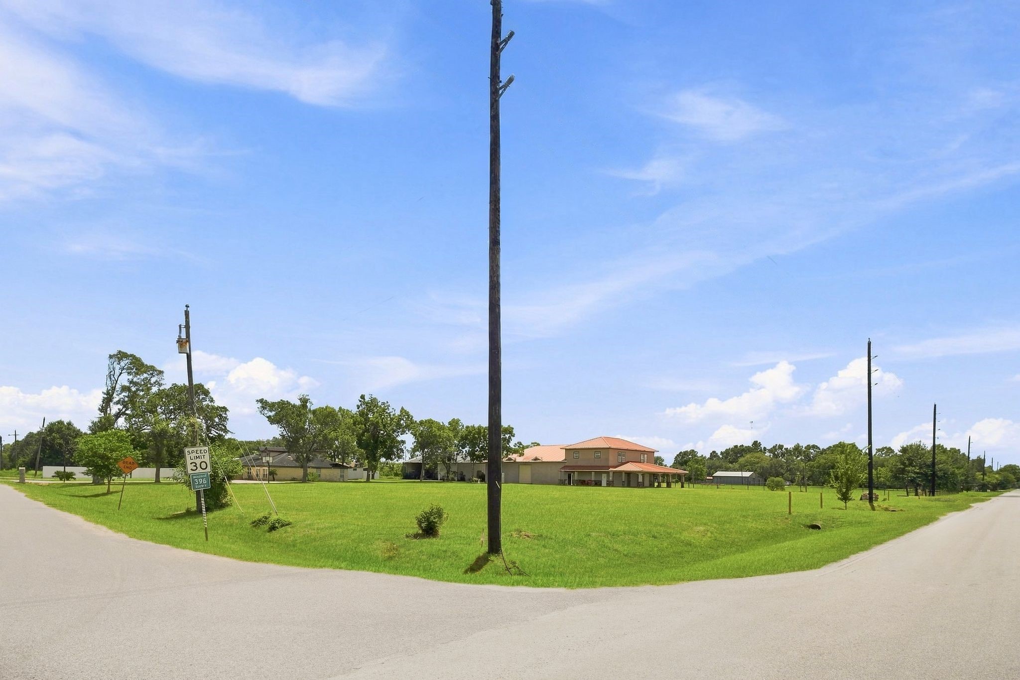 5930 County Road 396, Alvin, TX 77511