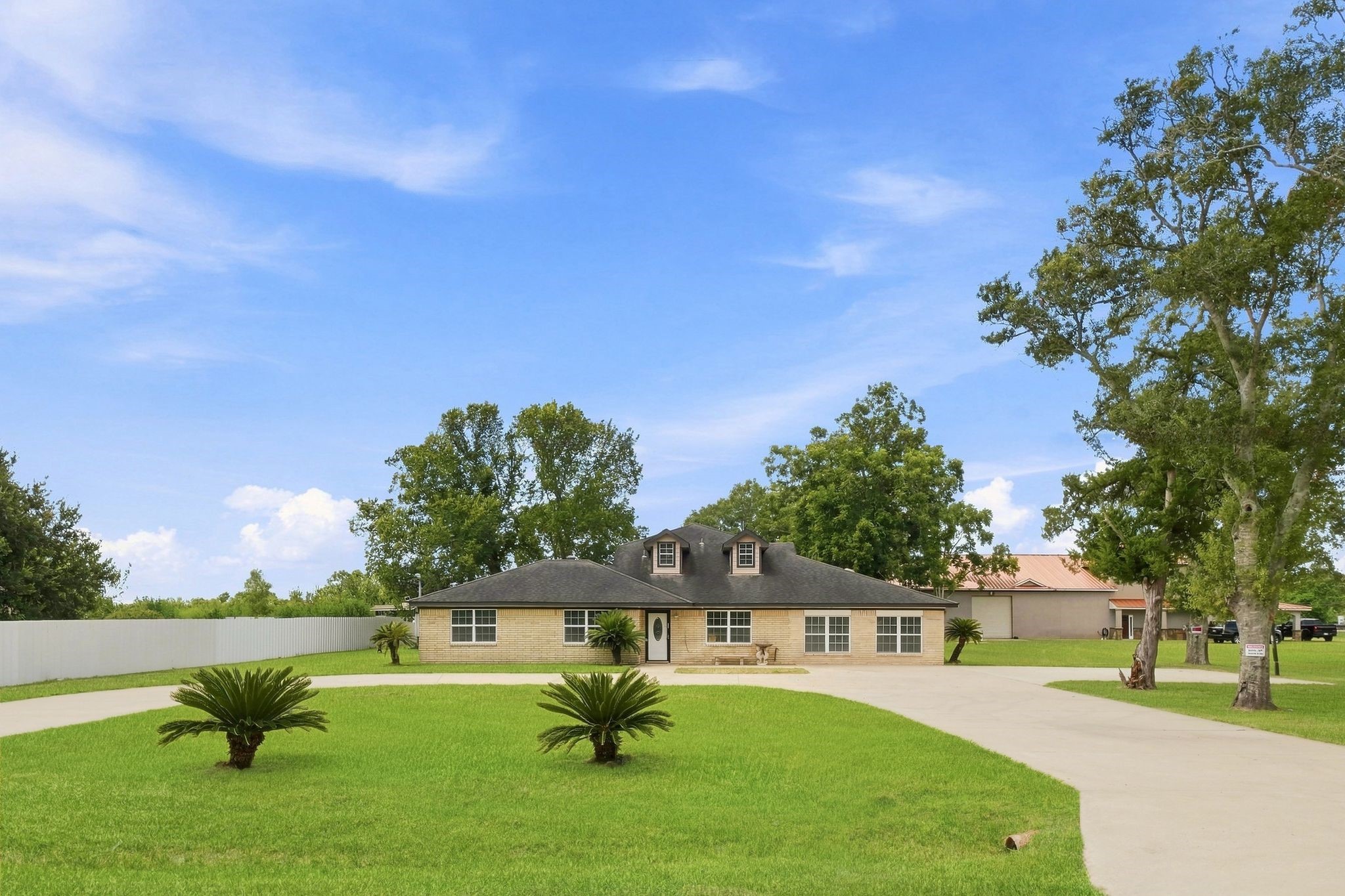 5930 County Road 396, Alvin, TX 77511