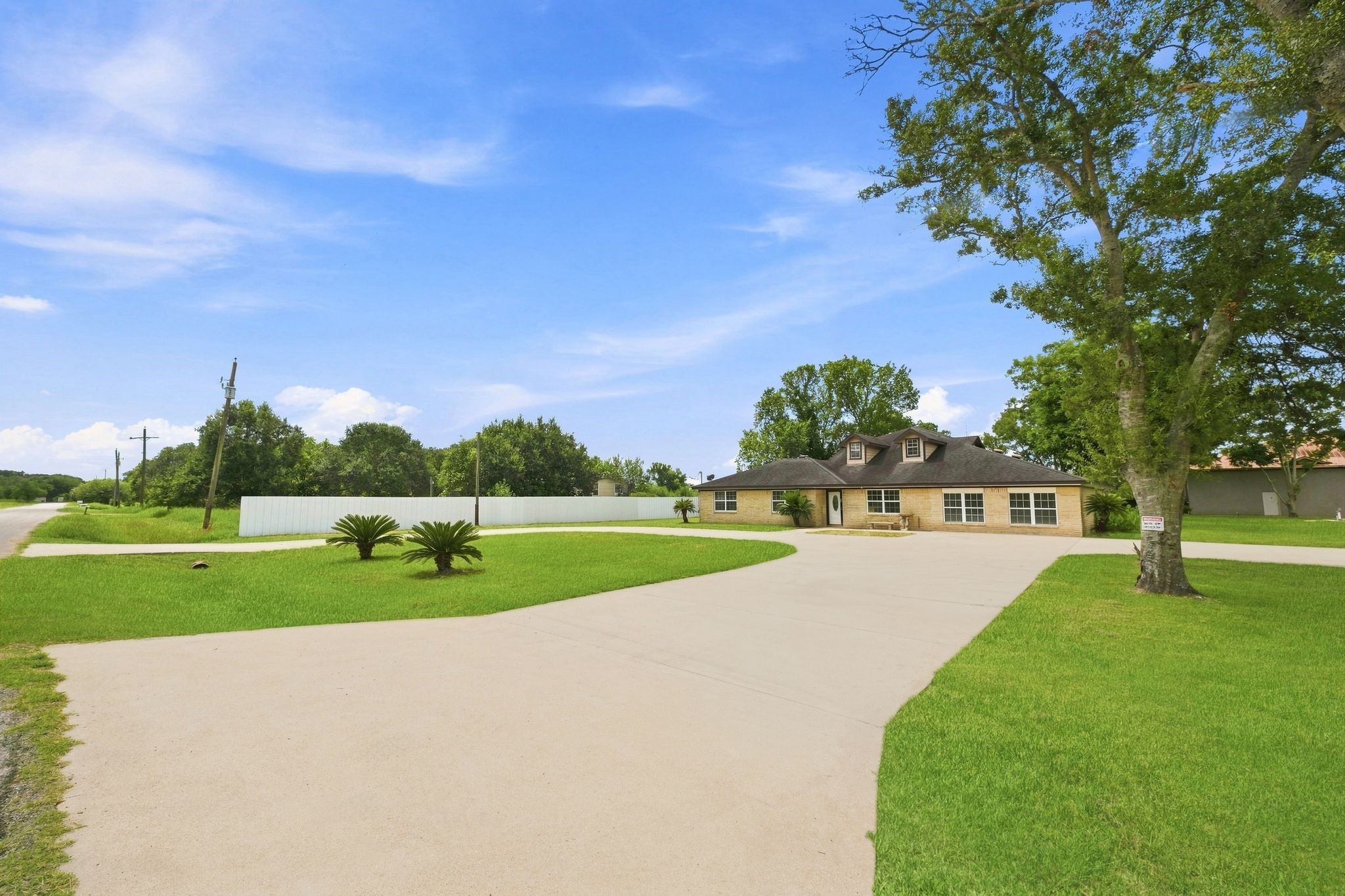 5930 County Road 396, Alvin, TX 77511