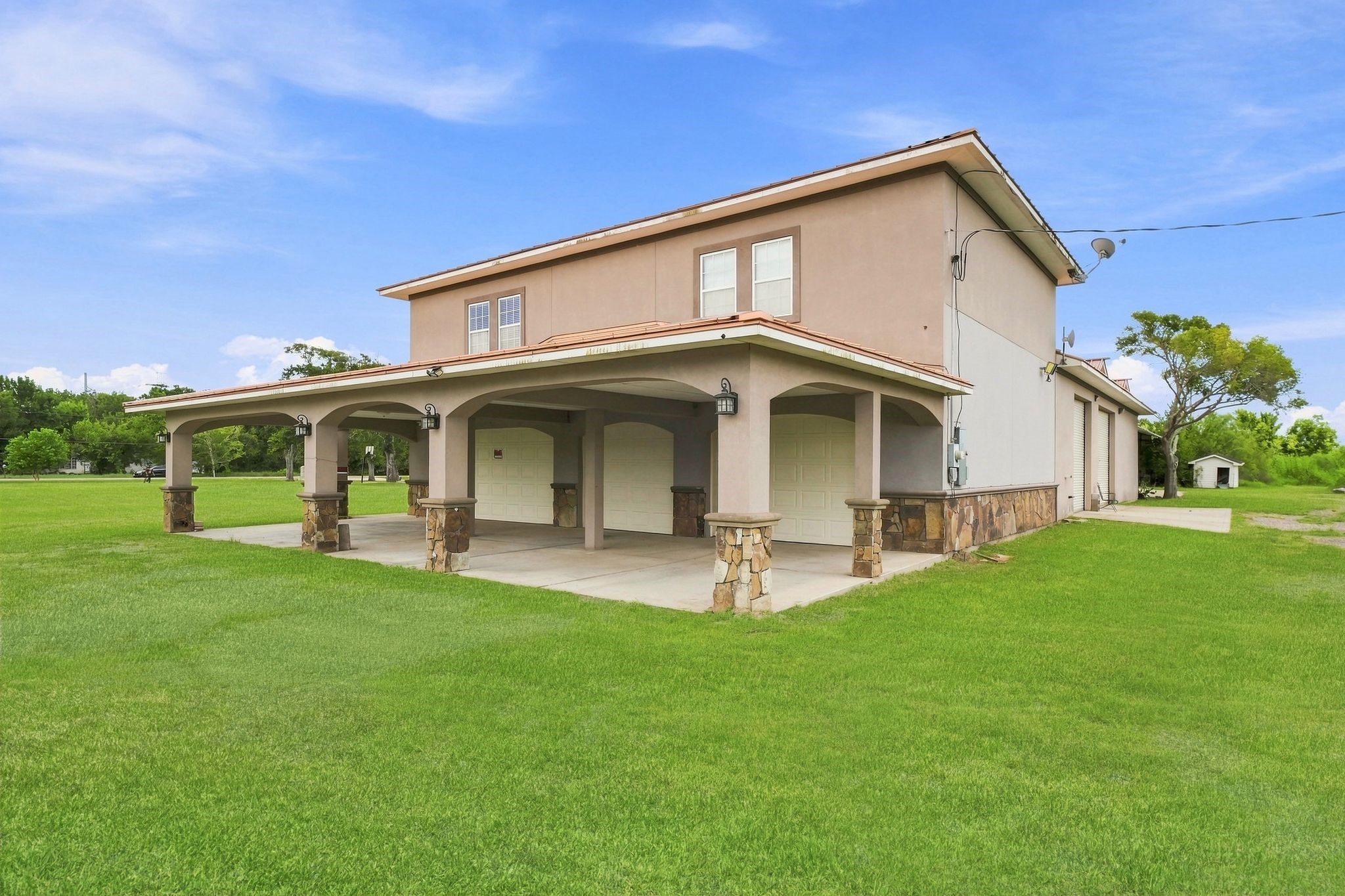 5930 County Road 396, Alvin, TX 77511