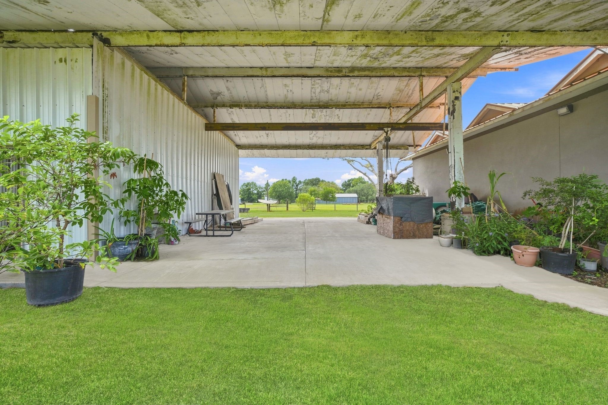 5930 County Road 396, Alvin, TX 77511