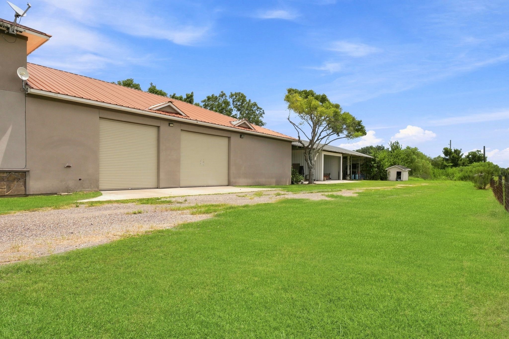 5930 County Road 396, Alvin, TX 77511