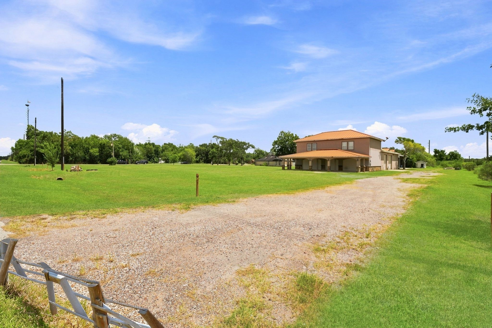 5930 County Road 396, Alvin, TX 77511