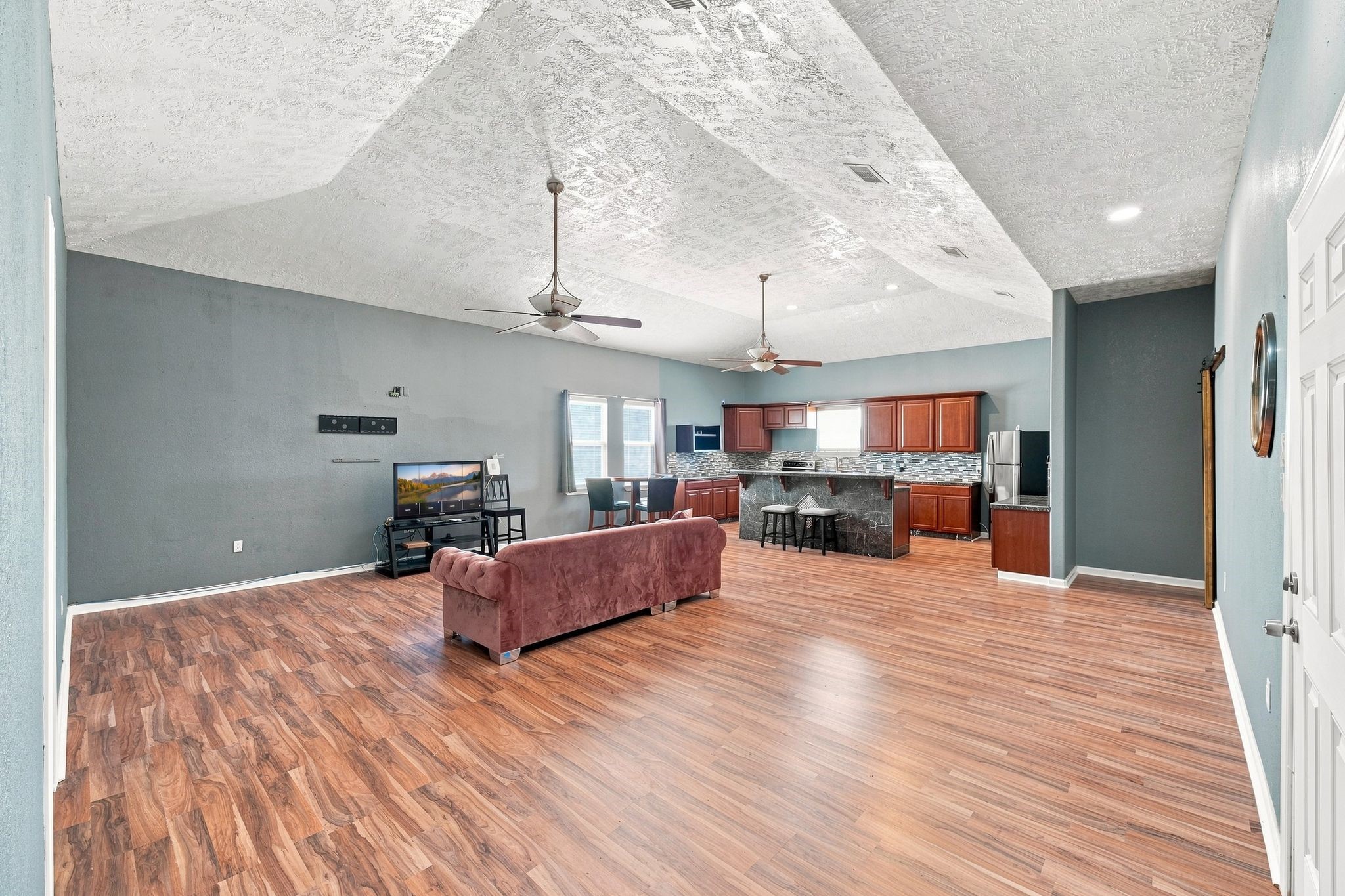 5930 County Road 396, Alvin, TX 77511