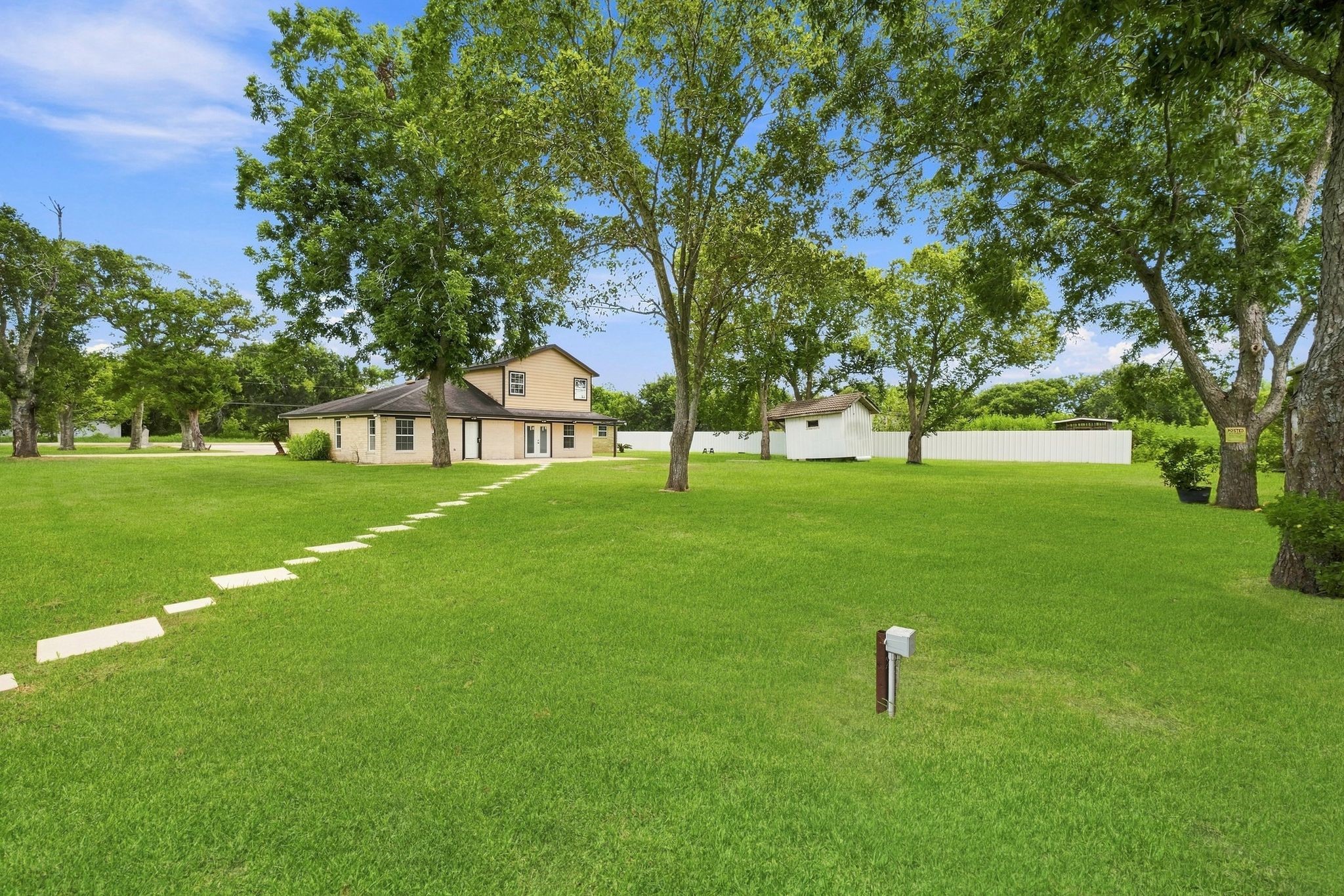 5930 County Road 396, Alvin, TX 77511