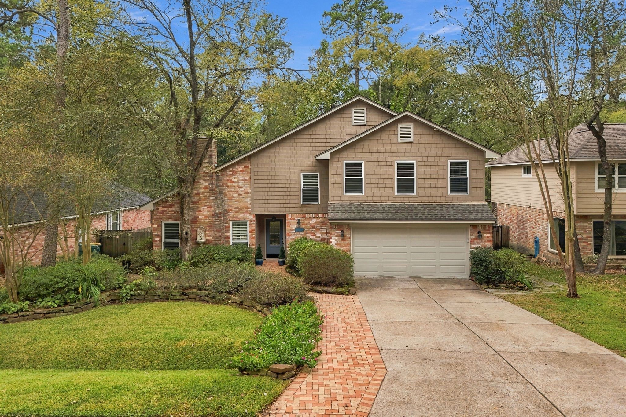 Welcome home!!! Beautiful brick home with a welcoming front entrance, mature trees, and lush landscaping. This property has been lovingly taken care of! Welcome home!!! Beautiful brick home with a welcoming front entrance, mature trees, and lush landscaping. This property has been lovingly taken care of!