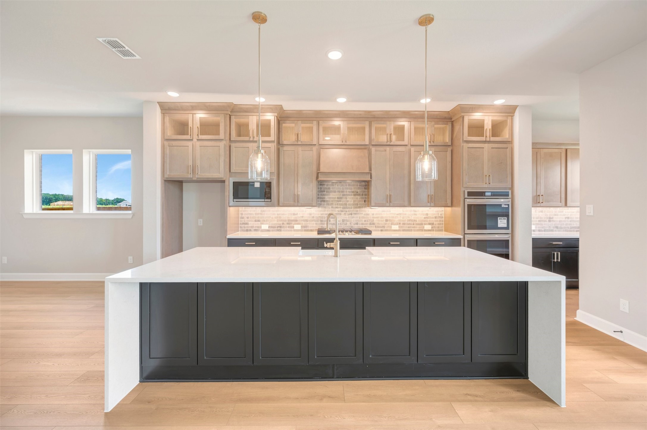 Photo does not represent actual home options and selection. Ask Sales consultant for specific selections.