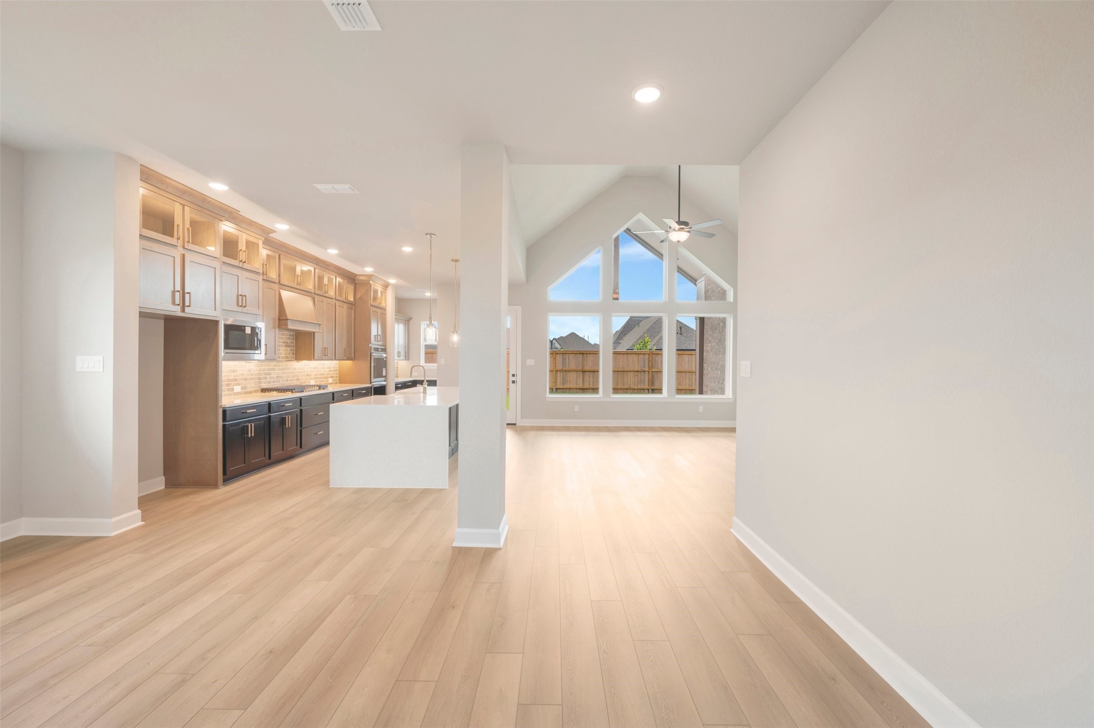 Photo does not represent actual home options and selection. Ask Sales consultant for specific selections.