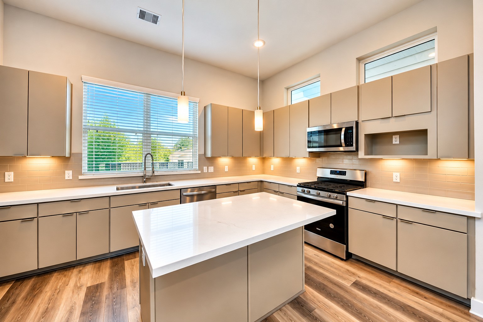 2nd Floor Dining/kitchen area