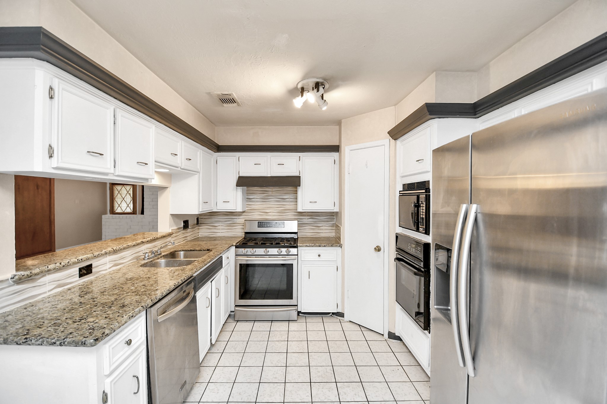 15015 Ringfield Drive, Houston, TX 77084