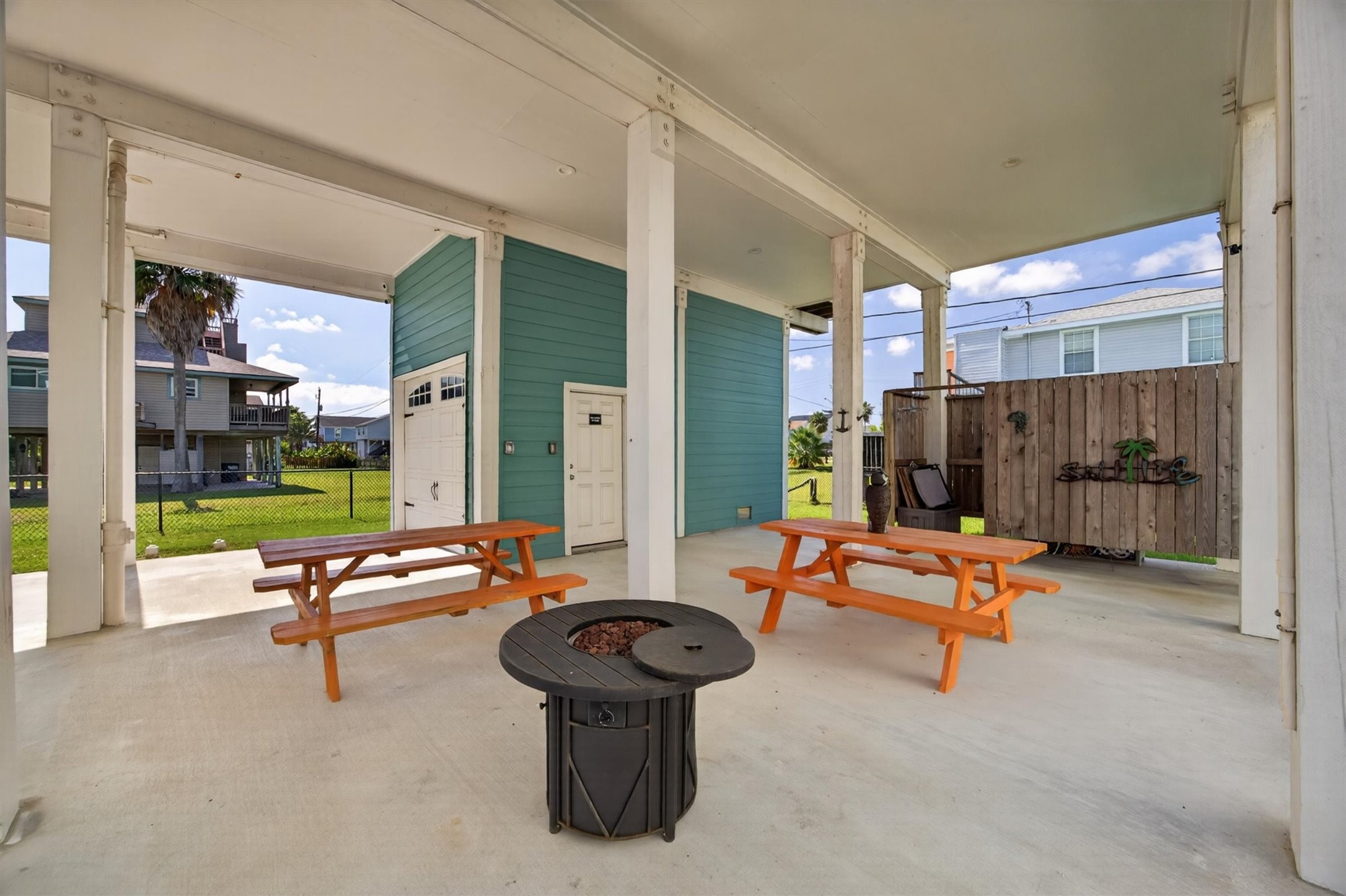 4022 Fort Bend Drive, Galveston, TX 77554