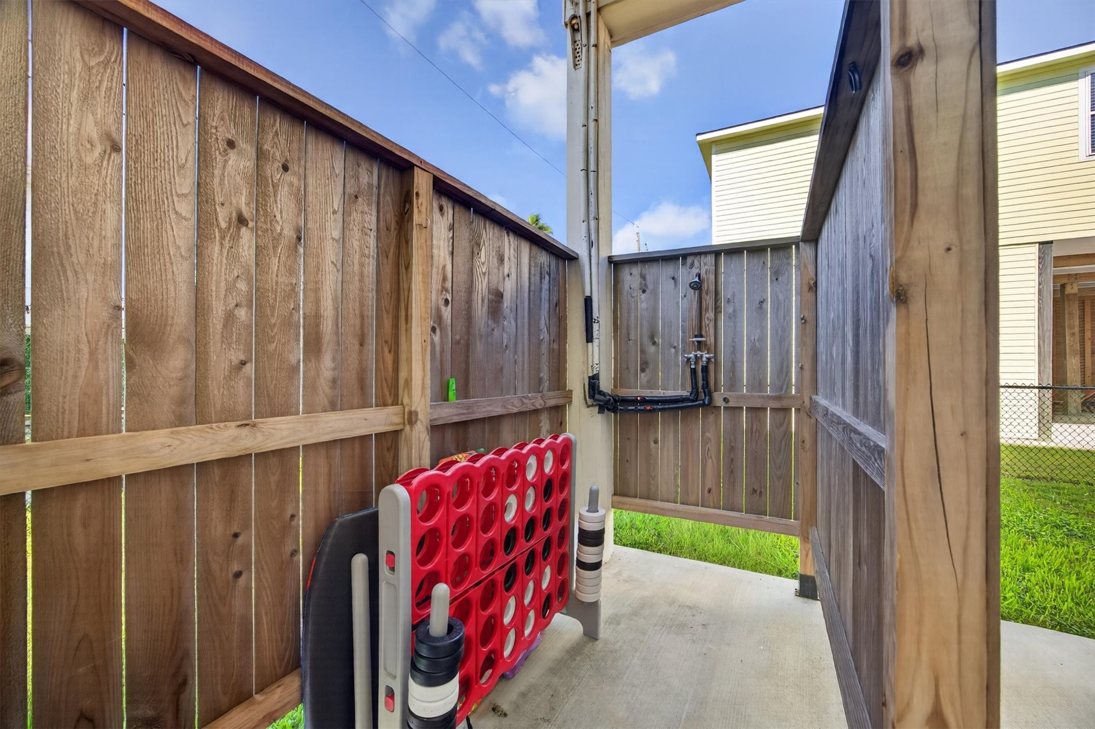 4022 Fort Bend Drive, Galveston, TX 77554