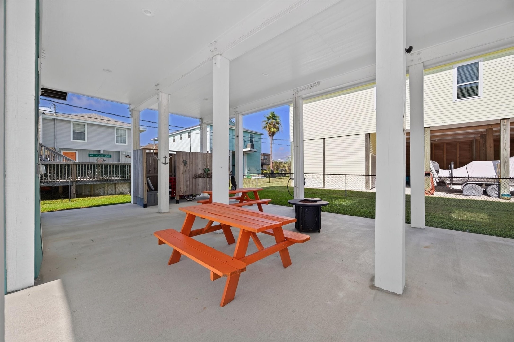 4022 Fort Bend Drive, Galveston, TX 77554