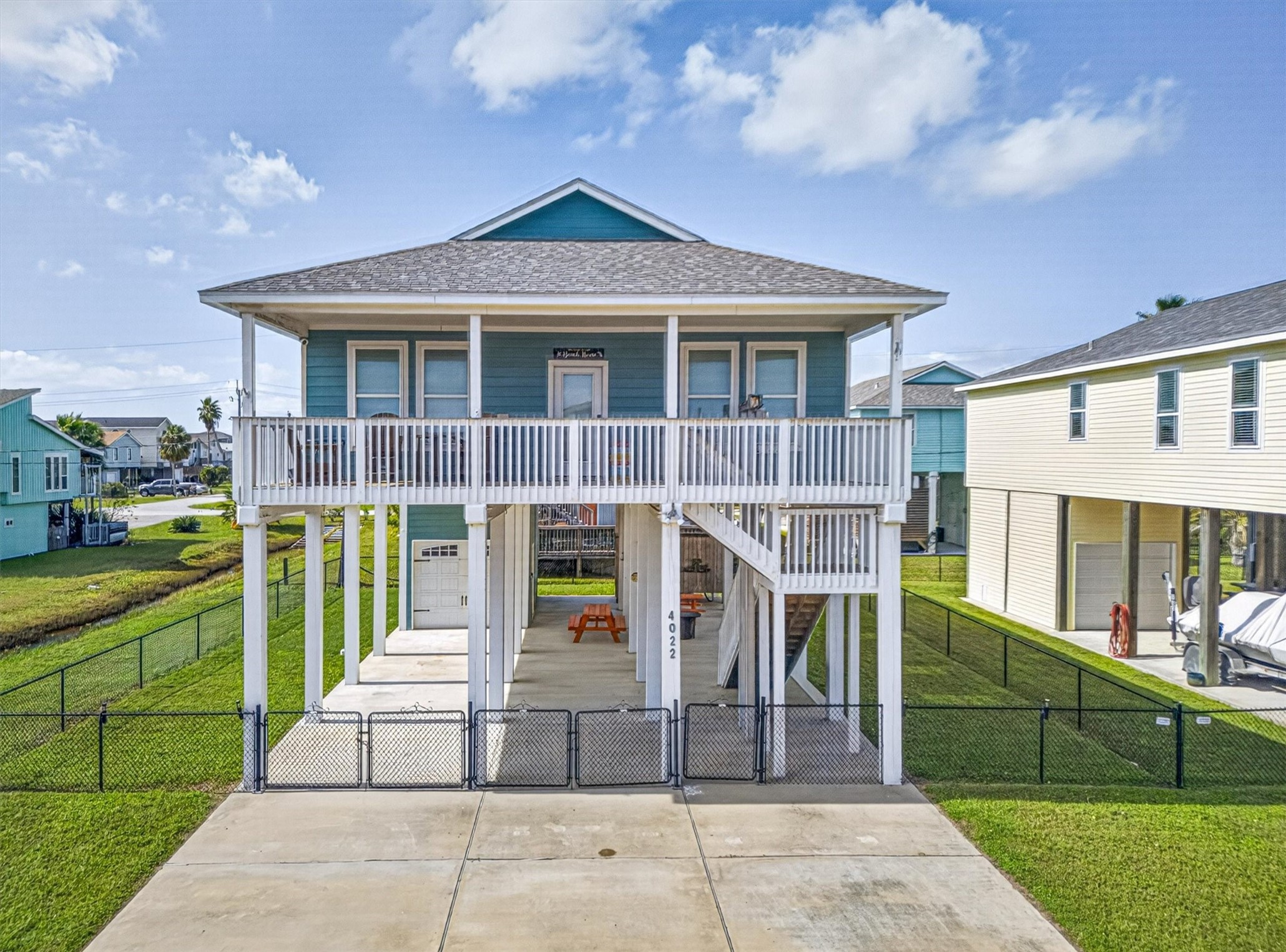 4022 Fort Bend Drive, Galveston, TX 77554