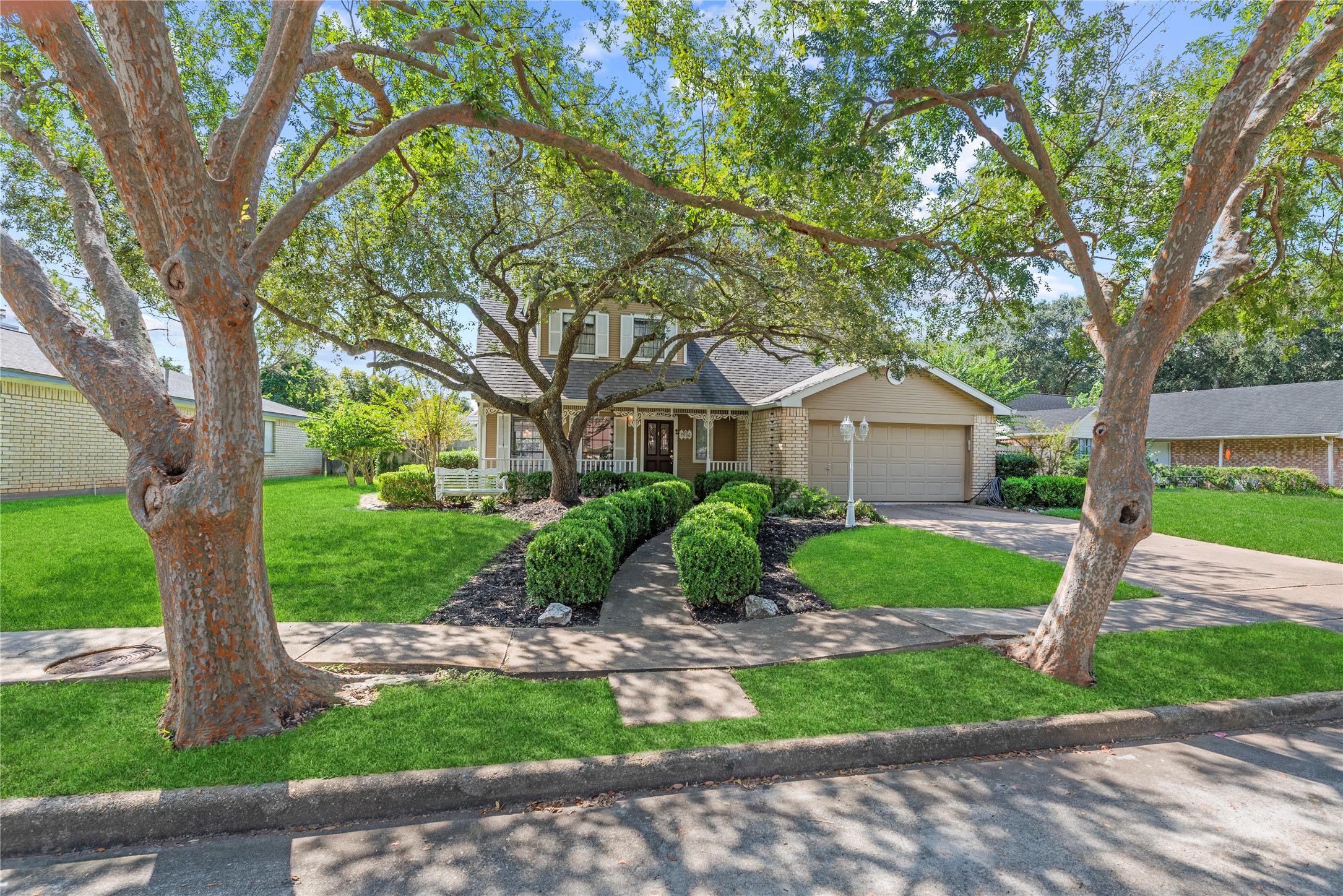 Tree lined dead end street, elementary school right down the block, prime Sugar Land location!