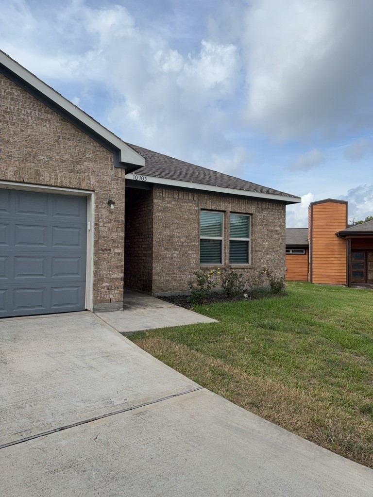 10905 S Lake Mist Lane, Willis, TX 77318