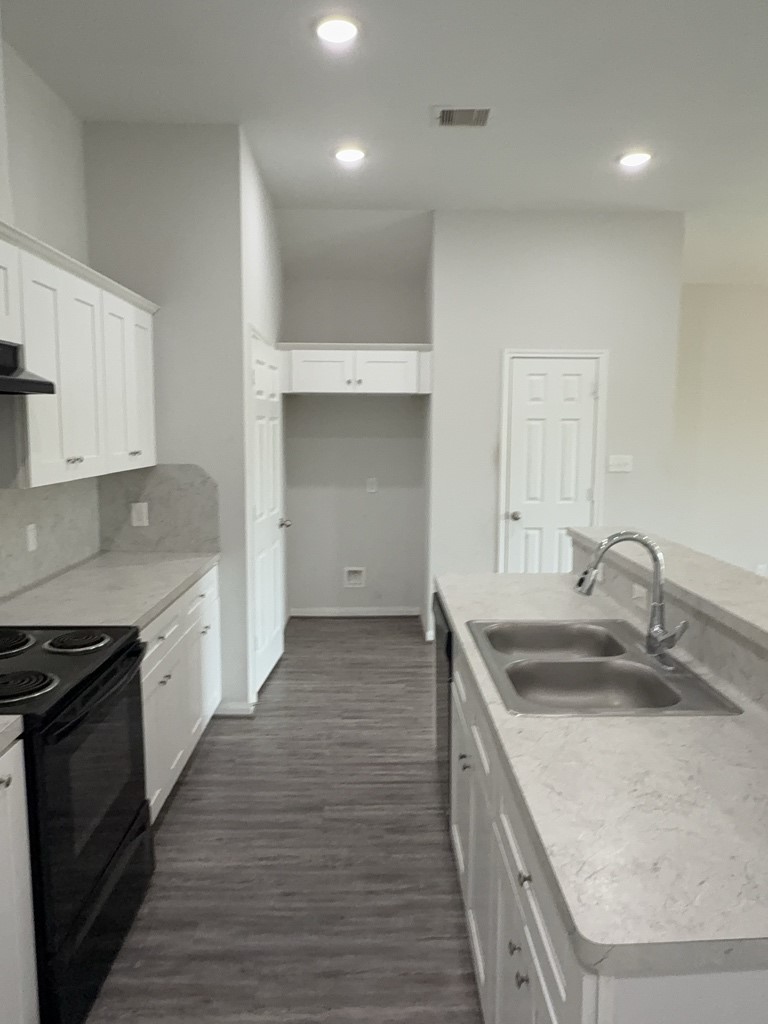 10905 S Lake Mist Lane, Willis, TX 77318