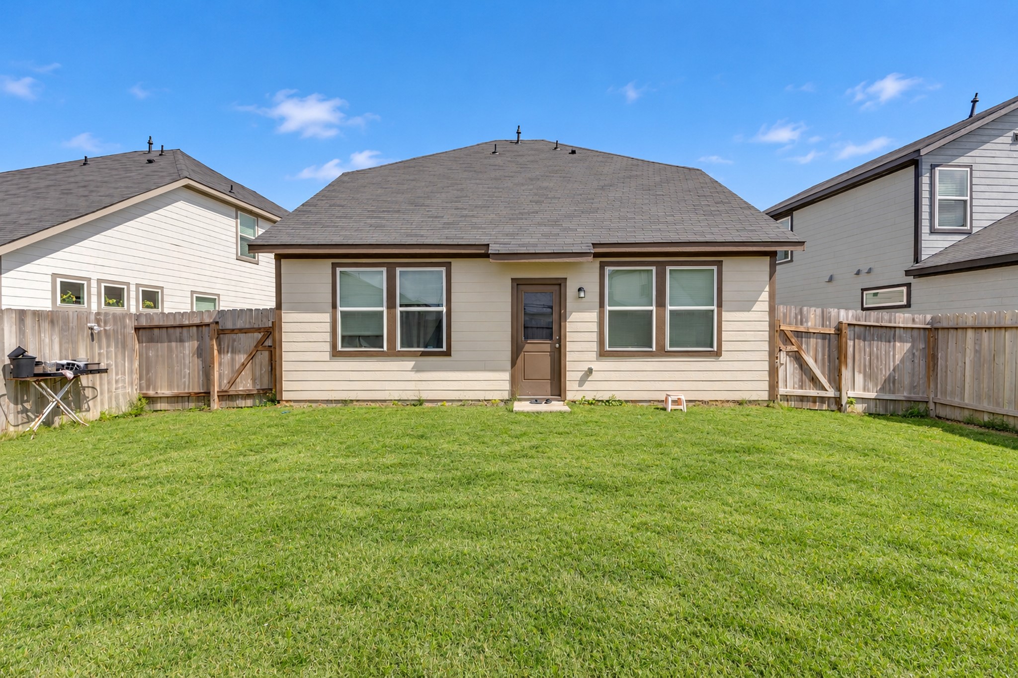 1723 Greendale Drive, Missouri City, TX 77489