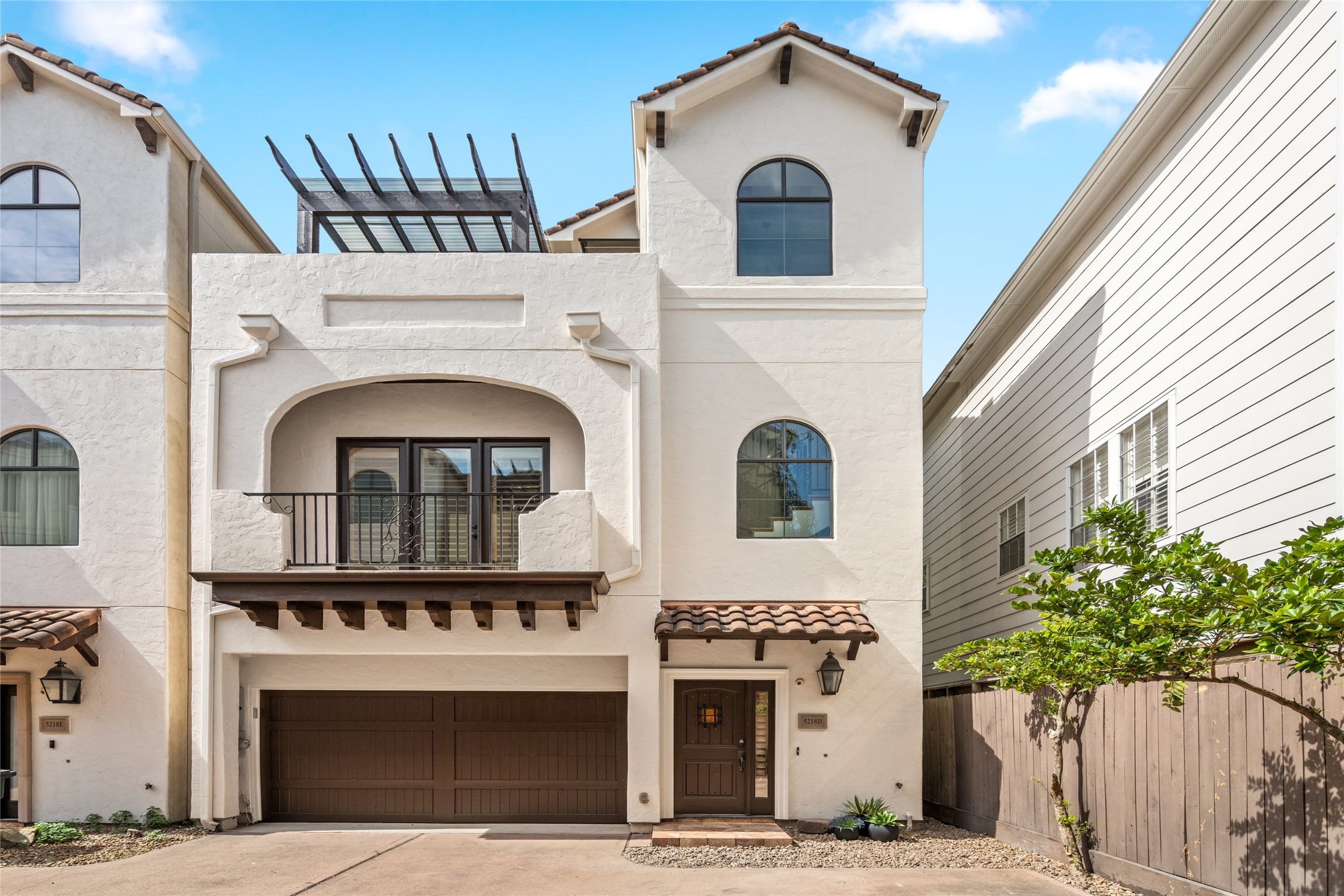 End unit with a lot of natural light. End unit with a lot of natural light.
