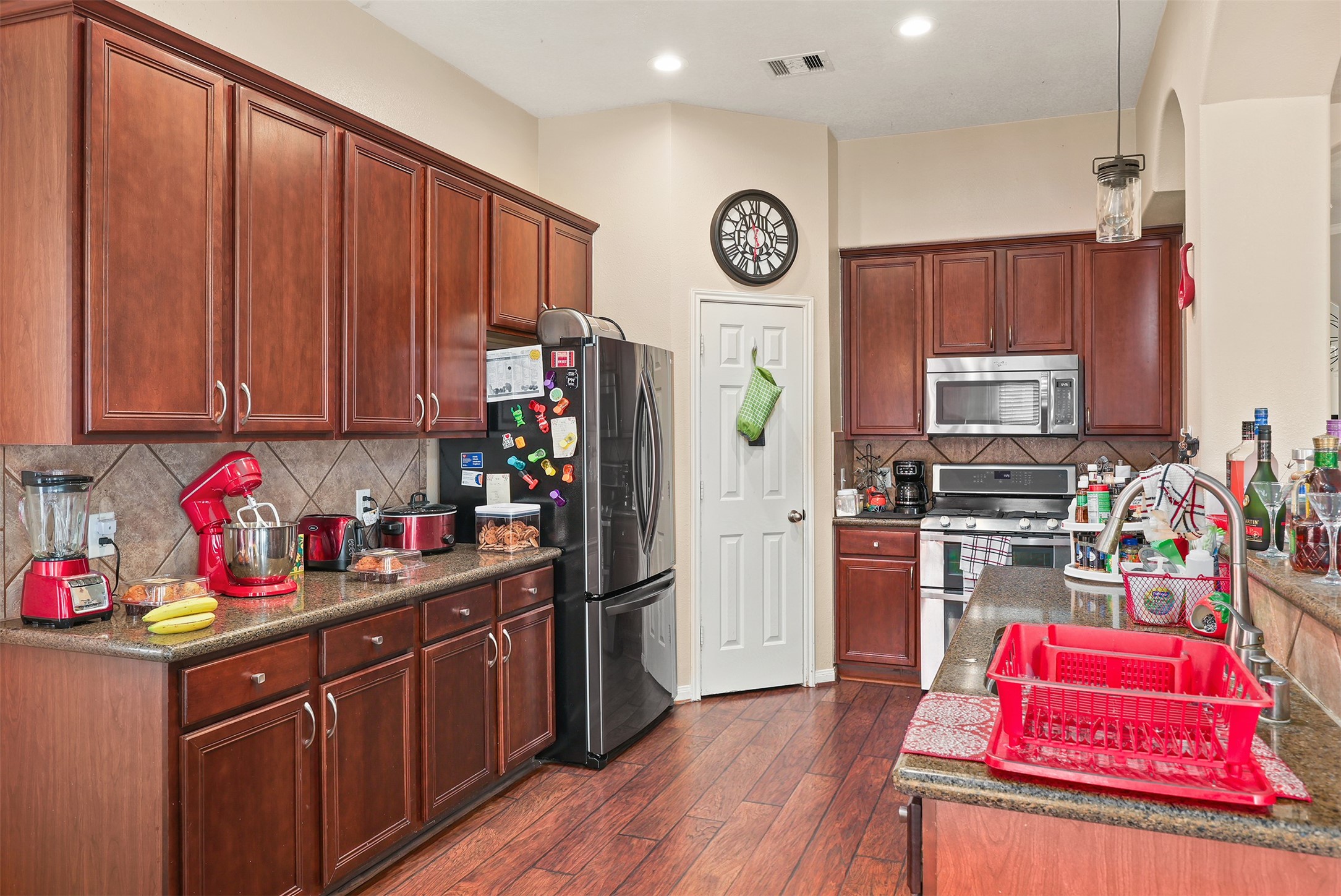 4906 Chase Stone Drive, Bacliff, TX 77518