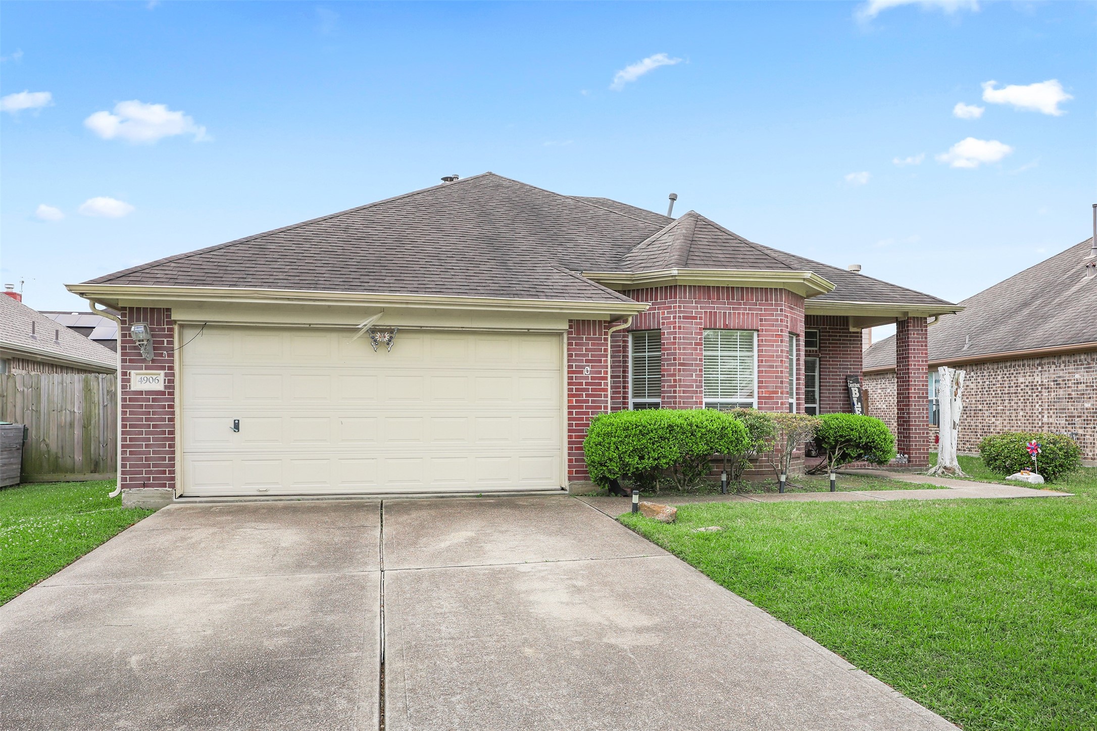 4906 Chase Stone Drive, Bacliff, TX 77518