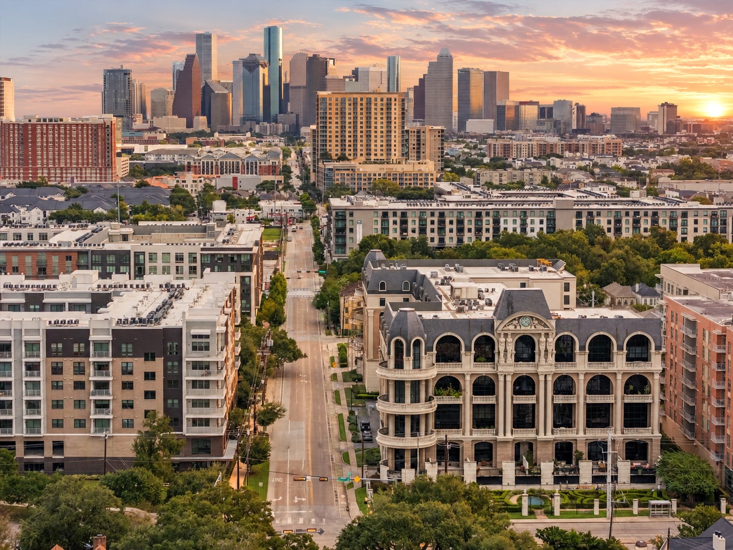The Renoir's French Beaux-Arts-inspired architecture showcases a dramatic mansard roof, grand arched windows, ornate balustrades, and sculptural detailing. Surrounded by Houston's evolving skyline, the building enjoys a prime Inner Loop location near River Oaks, Buffalo Bayou Park, and some of the city's finest dining, shopping, and entertainment.