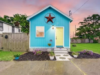 3917 Winnie Street, Galveston, TX 77550
