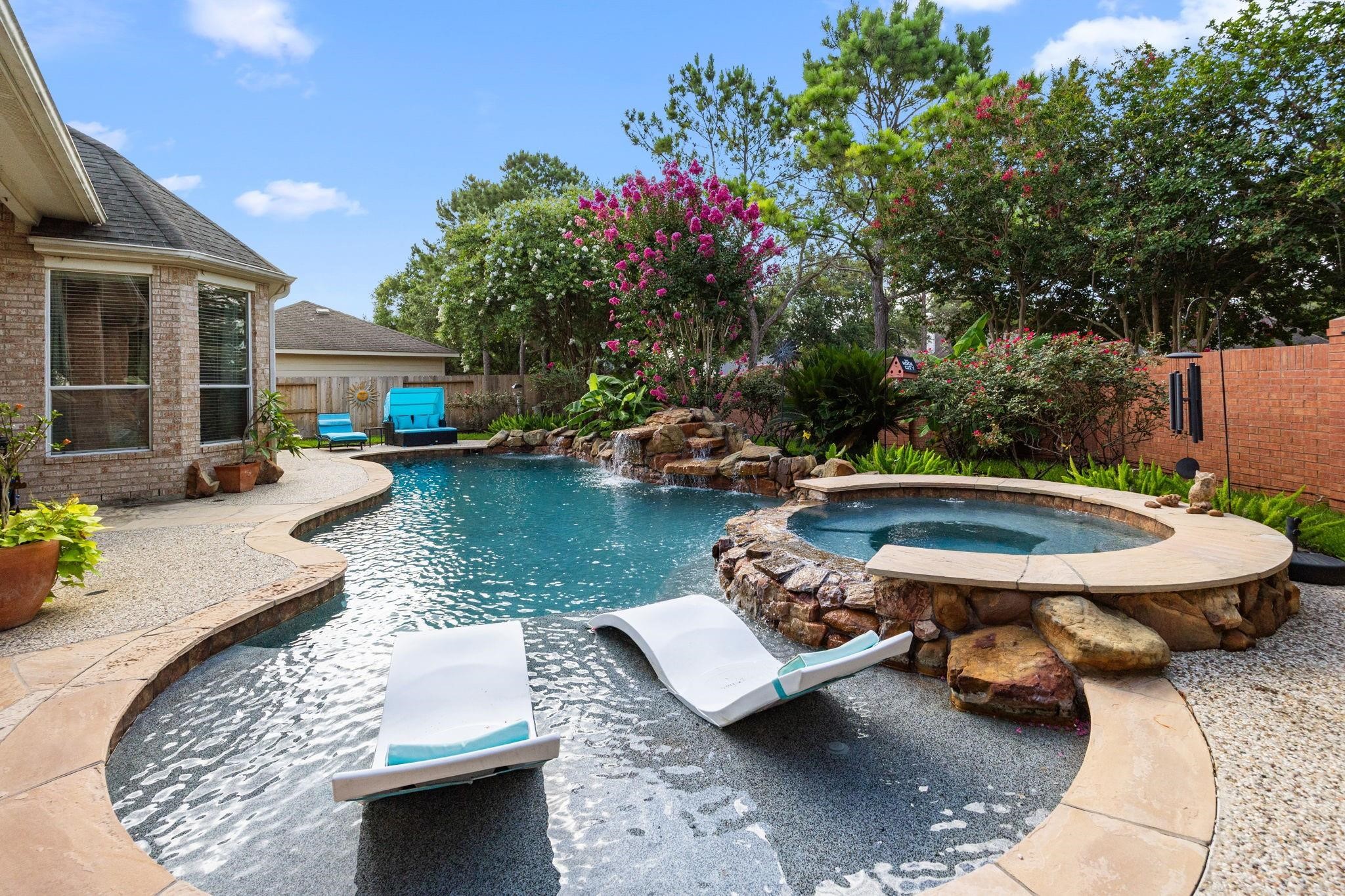 Home Sweet Home
Look at this resort living with view of sun-bathing ledge and hot tub. Home Sweet Home
Look at this resort living with view of sun-bathing ledge and hot tub.