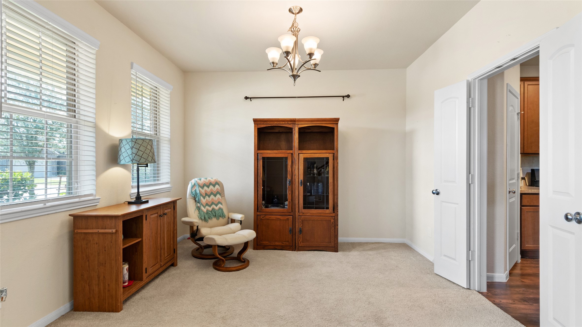 Formal Dining off of the main entrance. Formal Dining off of the main entrance.