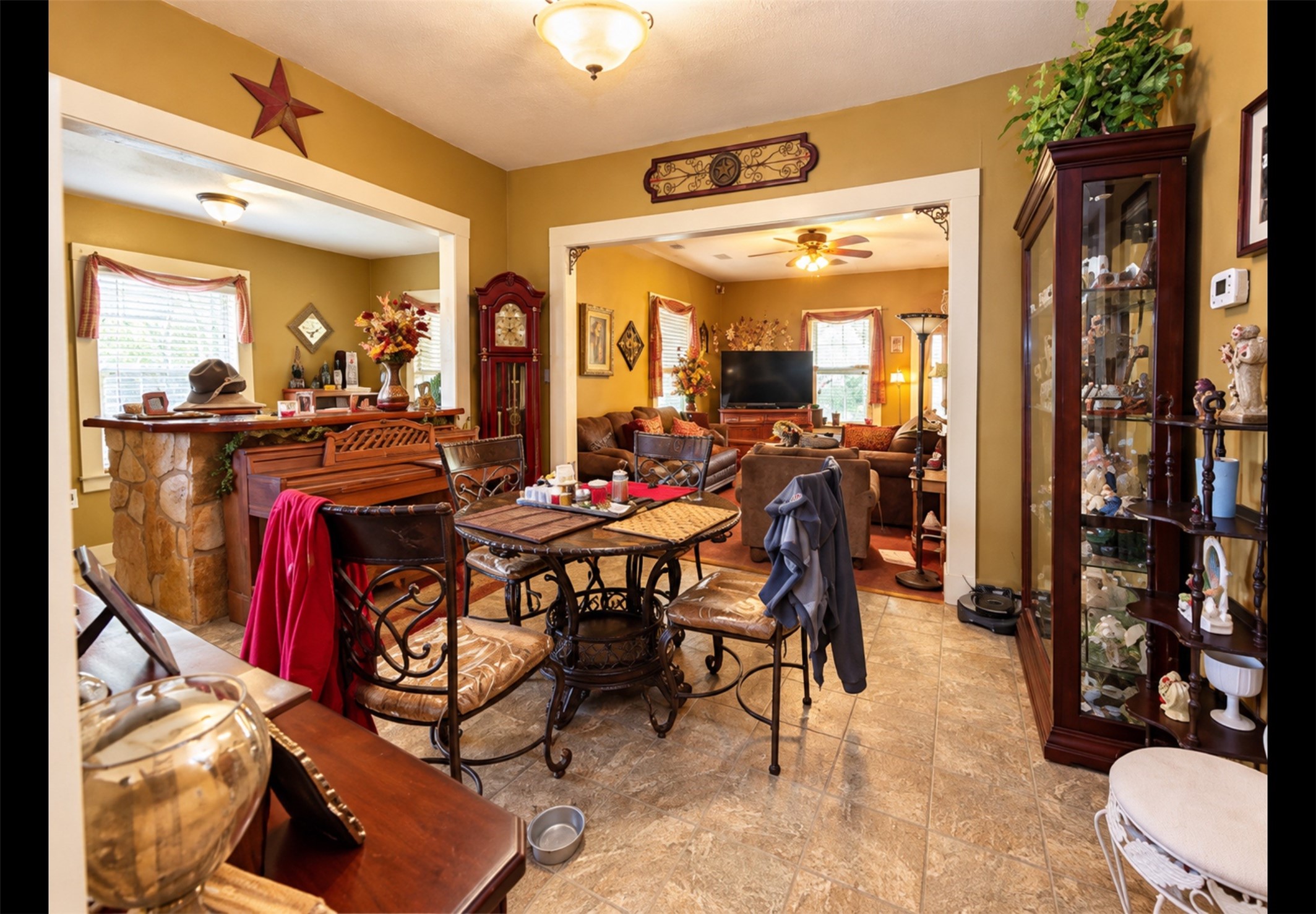 516 N Shirley Street, Alvin, TX 77511