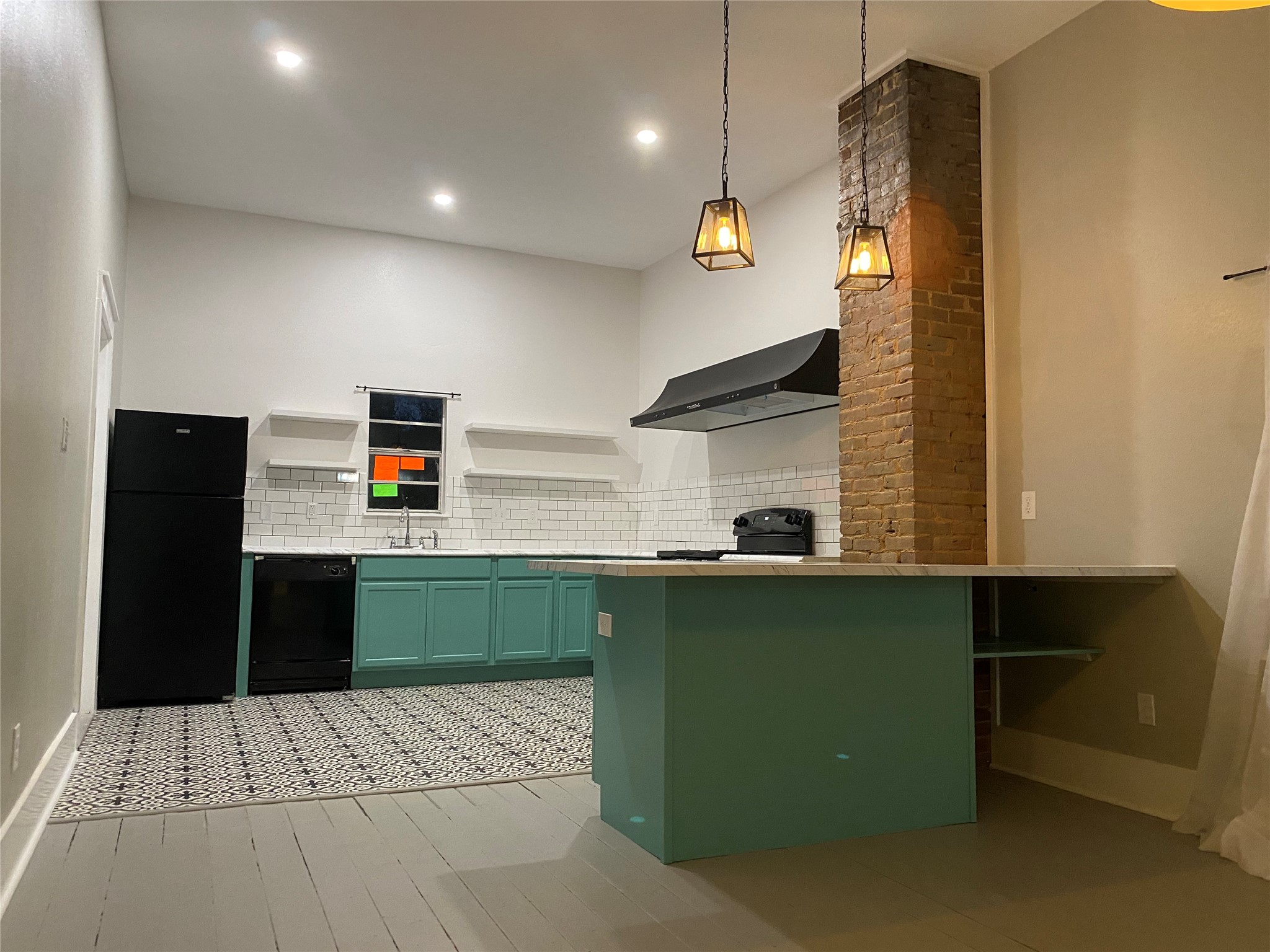 2121 Avenue K, #2nd FL, Galveston, TX 77550 2121 Avenue K, #2nd FL, Galveston, TX 77550