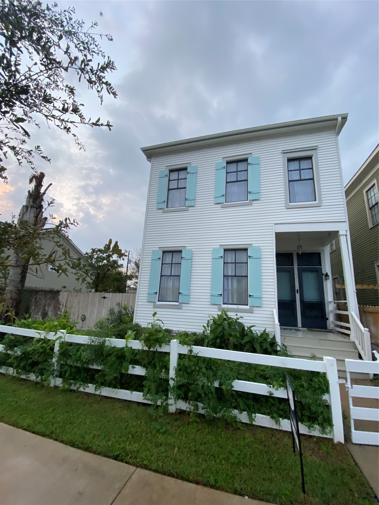 2121 Avenue K, #2nd FL, Galveston, TX 77550
