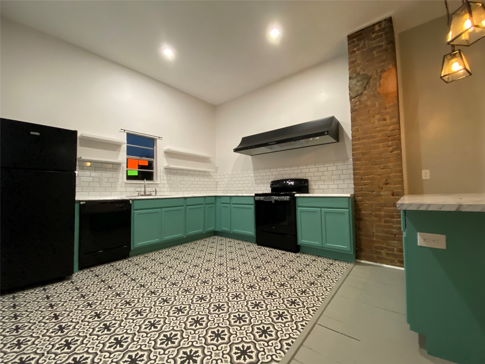 2121 Avenue K, #2nd FL, Galveston, TX 77550 2121 Avenue K, #2nd FL, Galveston, TX 77550
