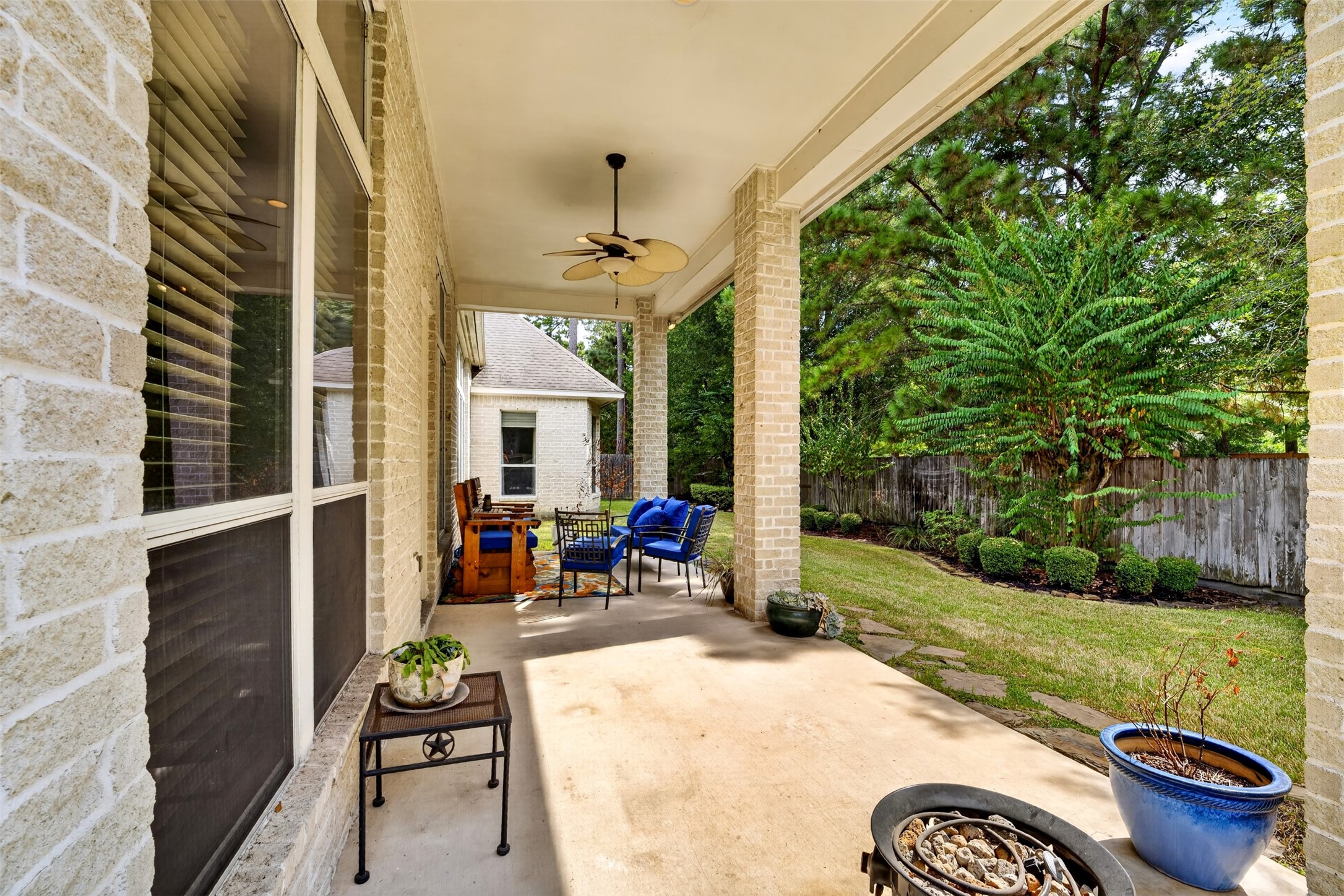 2318 Spring Lake Park Lane, Spring, TX 77386
